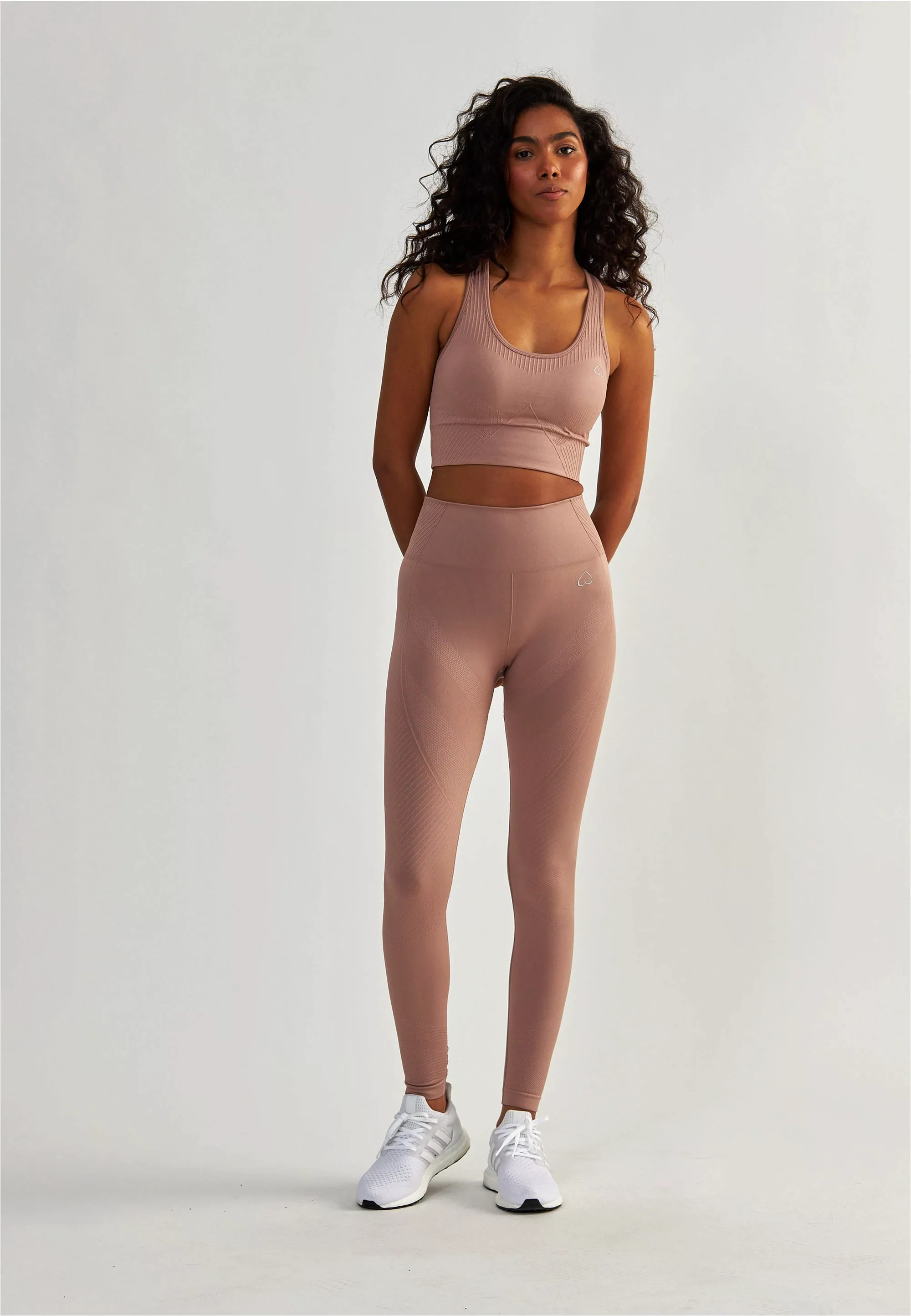 BeShaped Trainingstights "Femme Force", (1 tlg.), mit angesagtem Jacquard-M günstig online kaufen