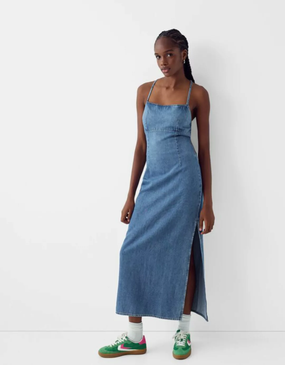 Bershka Langes Kleid Aus Denim Damen L Ausgewaschenes Blau günstig online kaufen