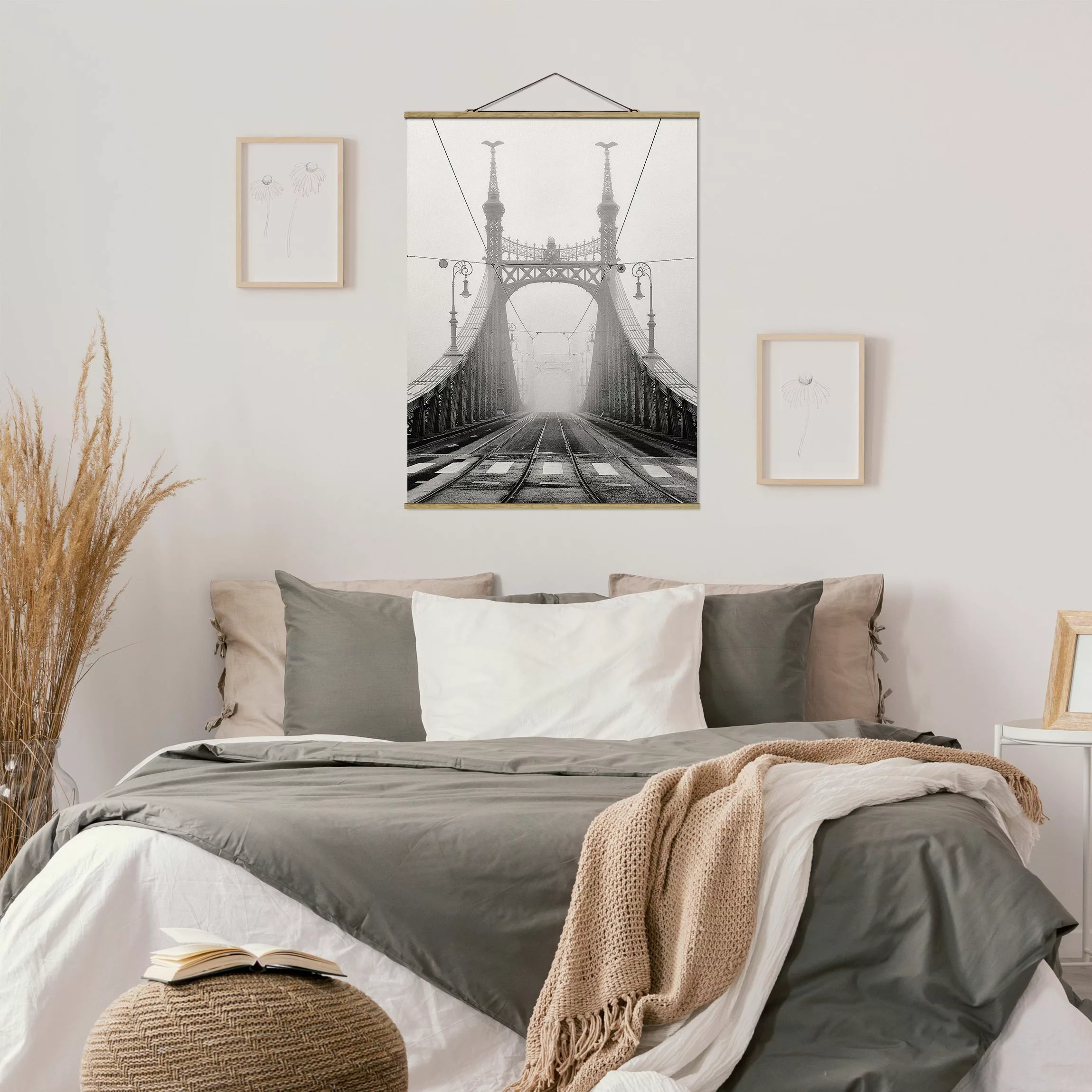 Stoffbild Architektur mit Posterleisten - Hochformat Brücke in Budapest günstig online kaufen