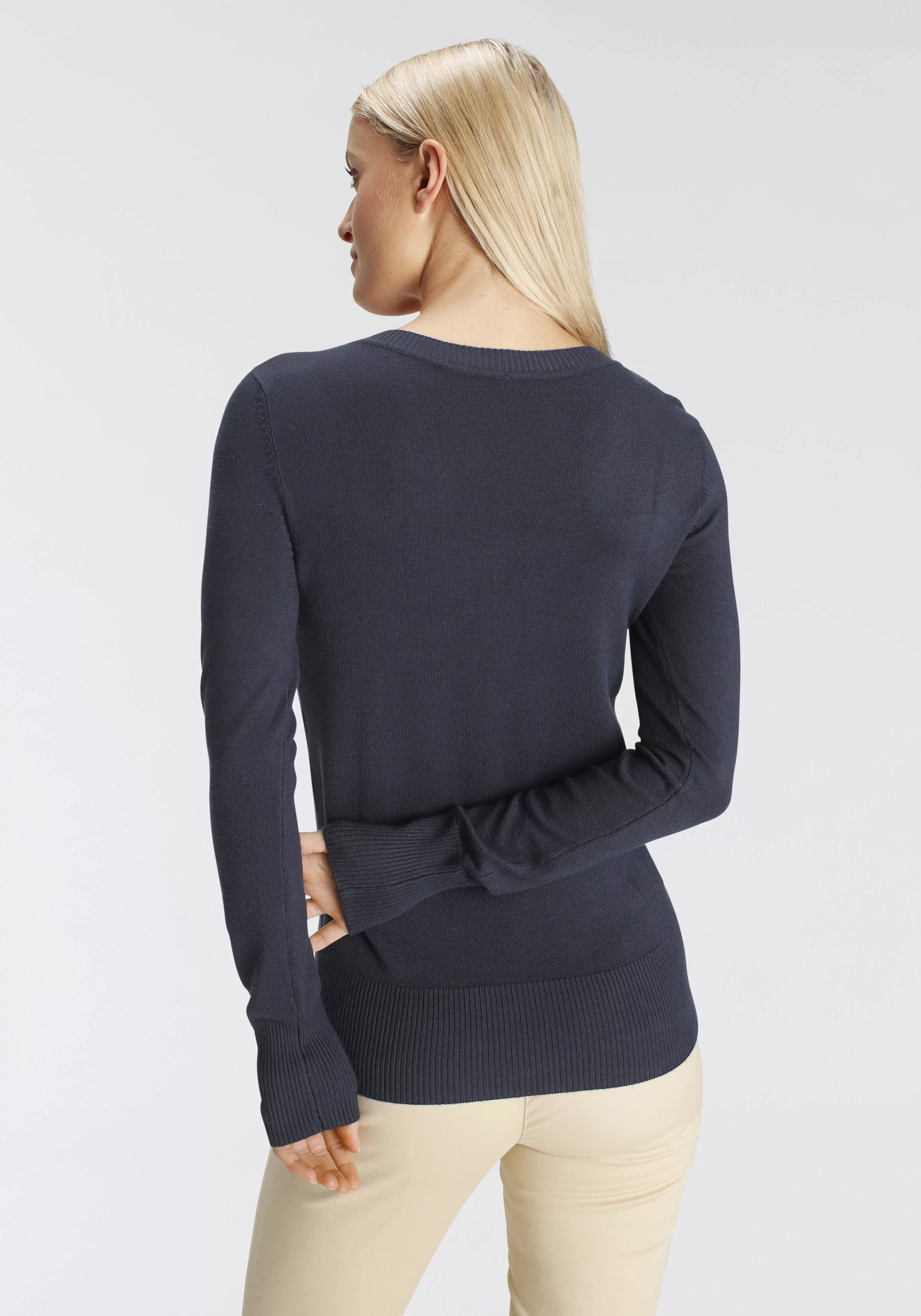 DELMAO V-Ausschnitt-Pullover mit kleinem Logodruck auf der Brust - NEUE MAR günstig online kaufen