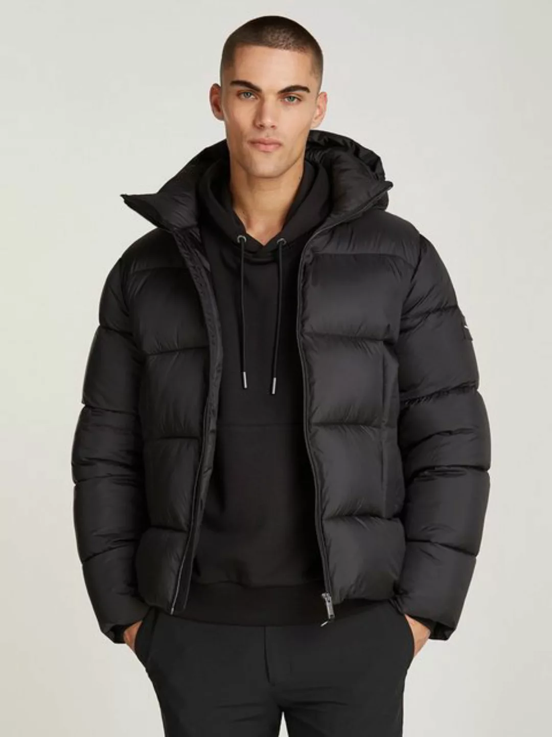 Calvin Klein Outdoorjacke HOODED QUILT PUFFER MW mit Logopatch günstig online kaufen