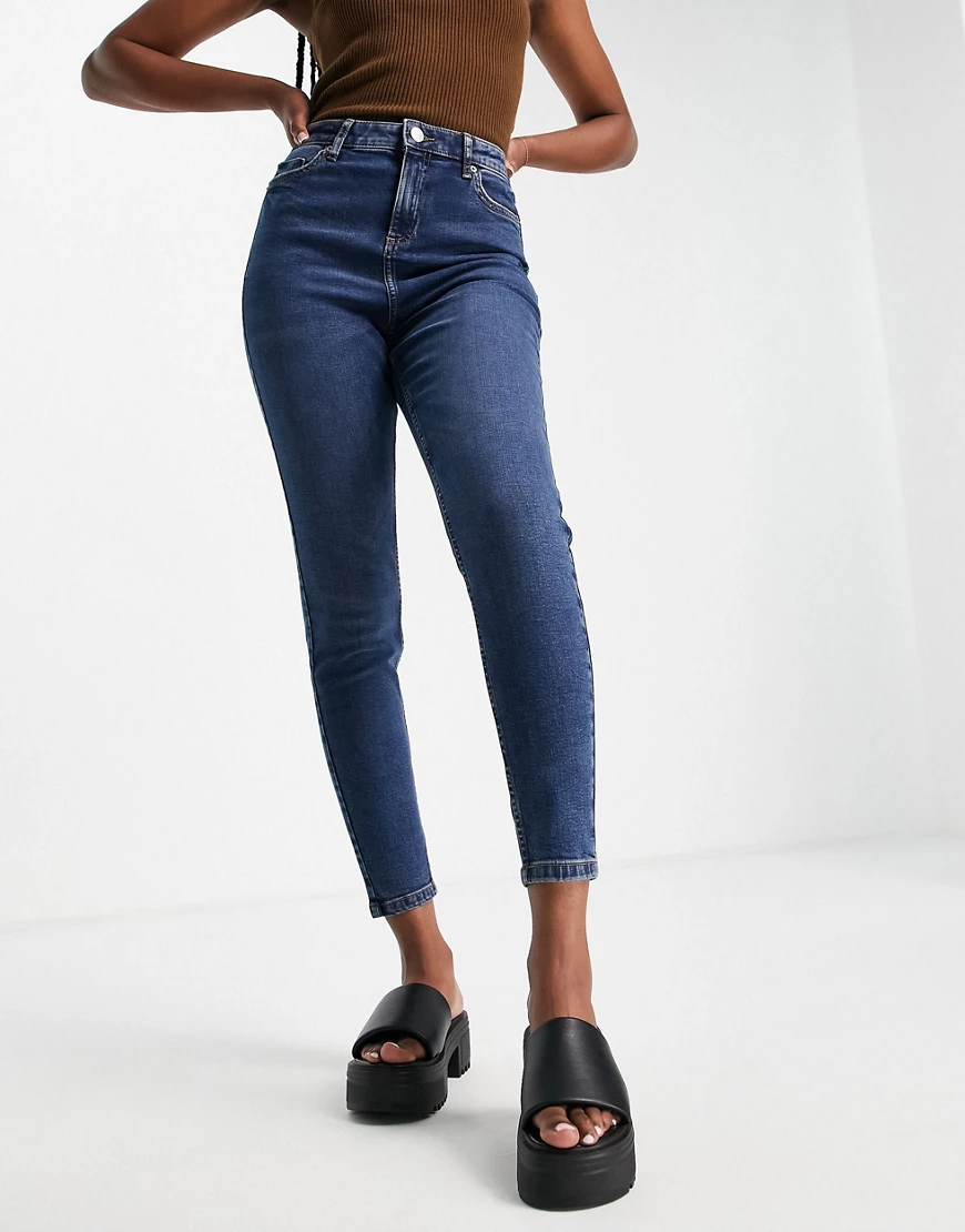Miss Selfridge – Emily – Knöchellange Jeans in dunkelblauer Waschung mit en günstig online kaufen
