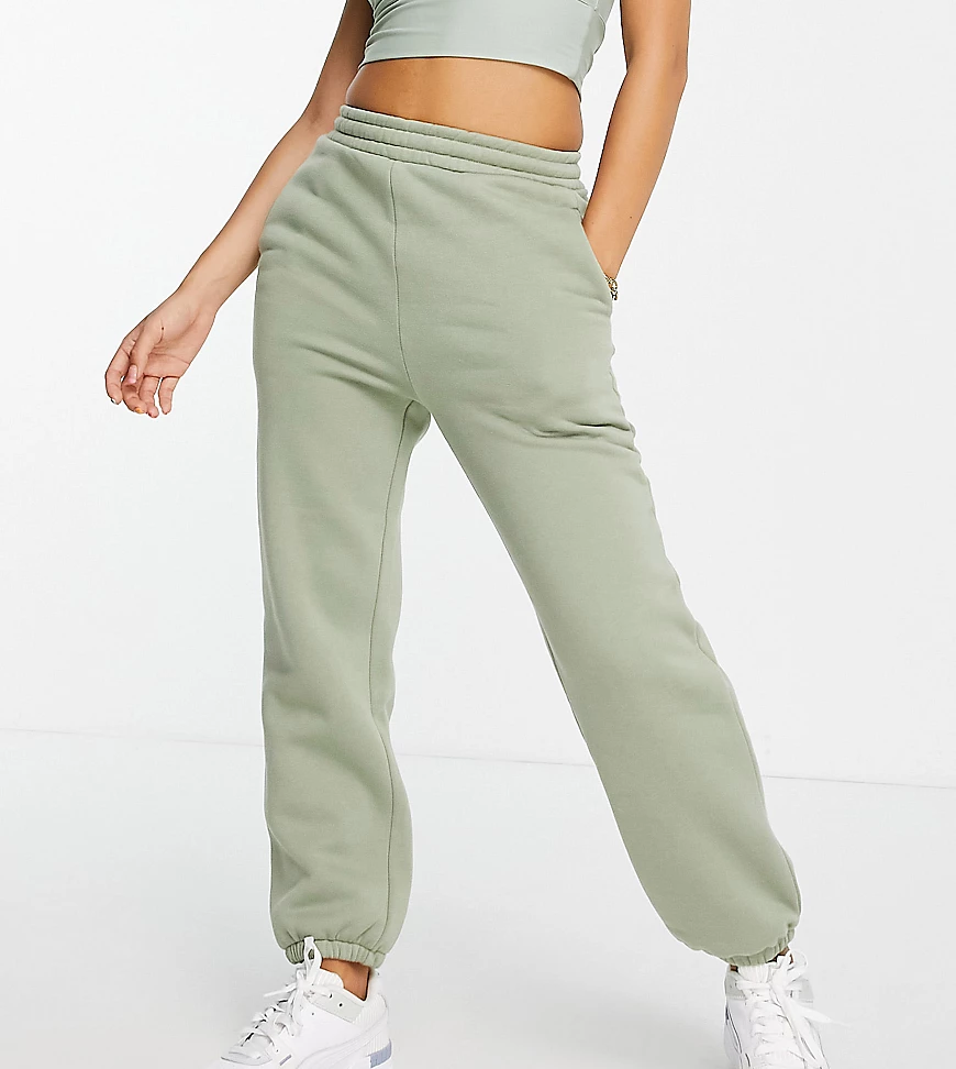 ASOS DESIGN Petite – Ultimate – Jogginghose in Khaki-Grün günstig online kaufen