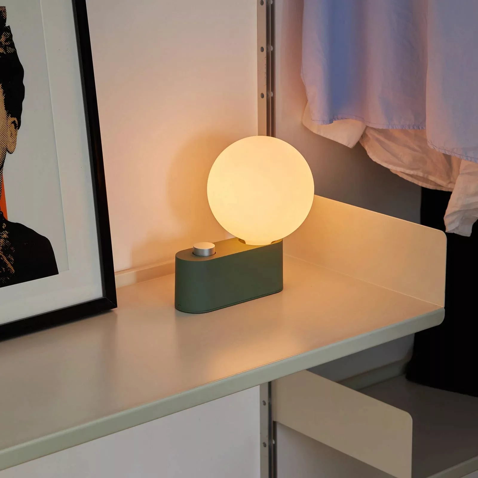 Tala Tischleuchte Alumina, Globe, dim-to-warm, salbeigrün günstig online kaufen