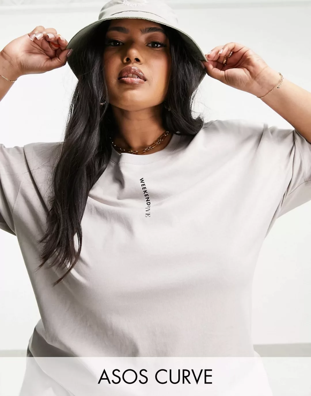 ASOS – Weekend Collective Curve – Oversize-T-Shirt in Beige mit vertikalem günstig online kaufen