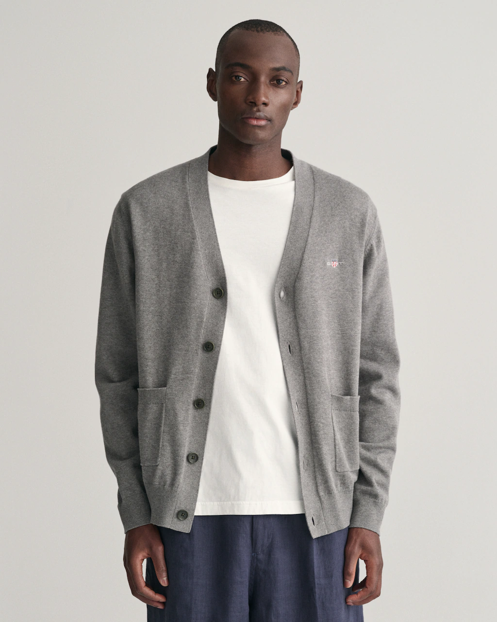 Gant Strickjacke CLASSIC COTTON V-CARDIGAN Grafische GANT-Stickerei auf der günstig online kaufen