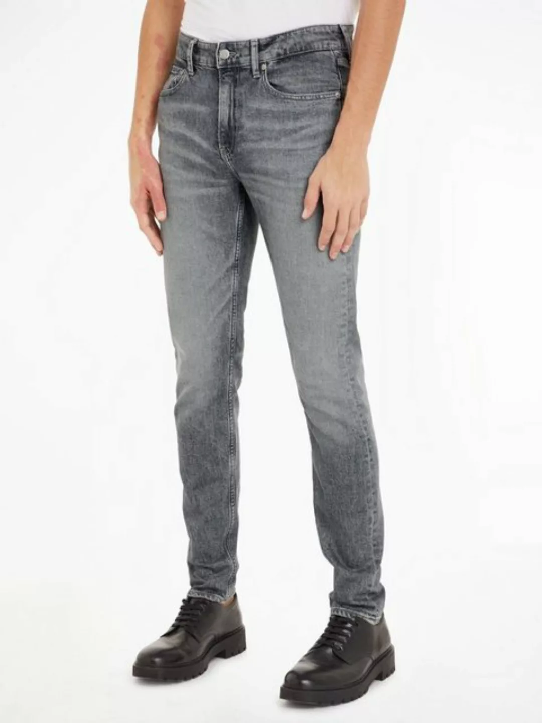 Calvin Klein Jeans Tapered-fit-Jeans SLIM TAPER mit Leder-Badge günstig online kaufen