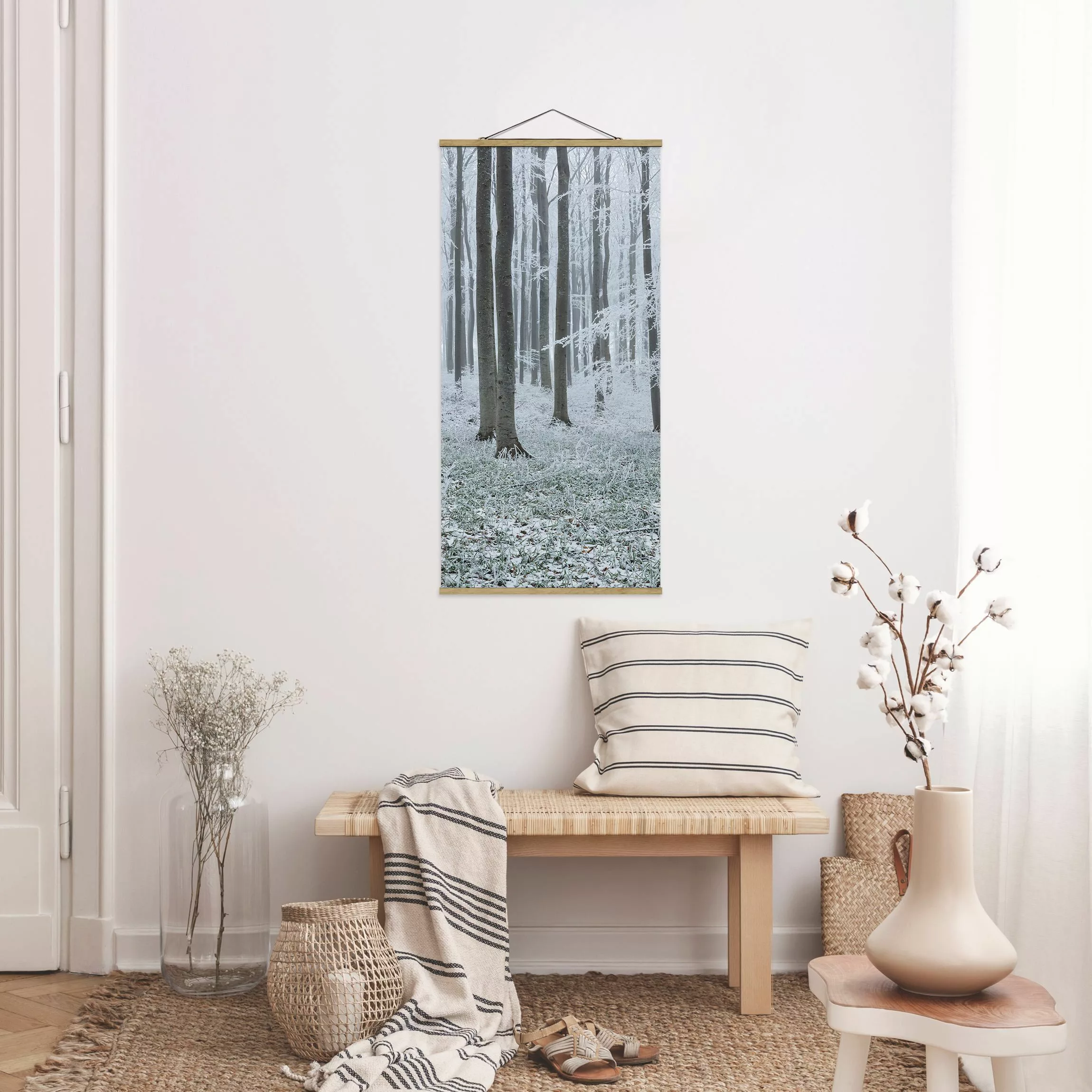 Stoffbild Wald mit Posterleisten - Hochformat Buchen mit Rauhreif günstig online kaufen