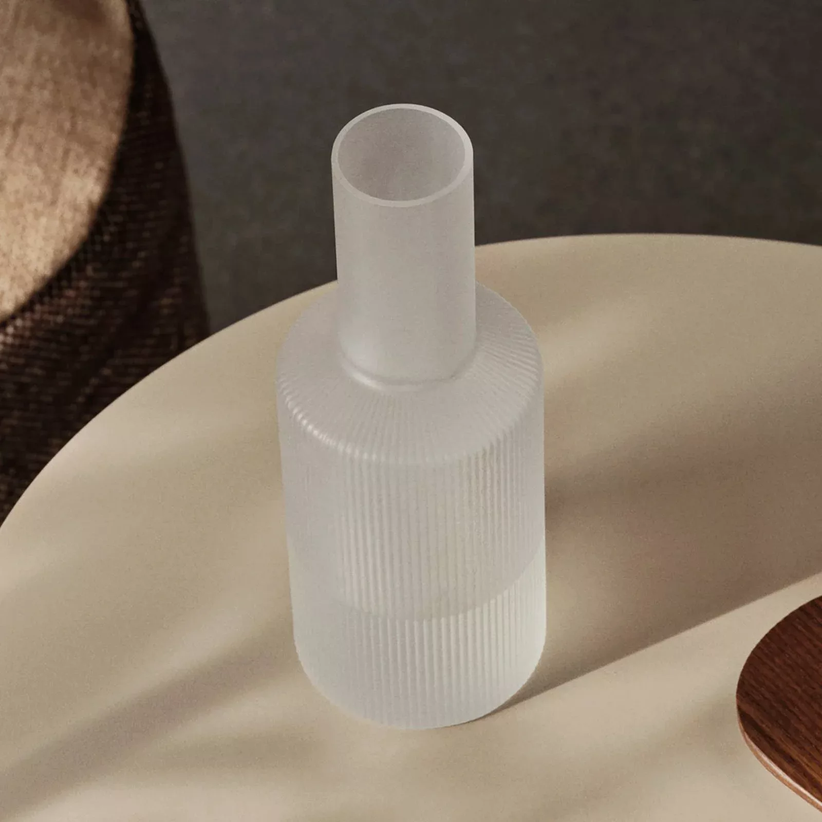 ferm LIVING Karaffe Ripple, weiß, 1 L, Glas, mundgeblasen günstig online kaufen