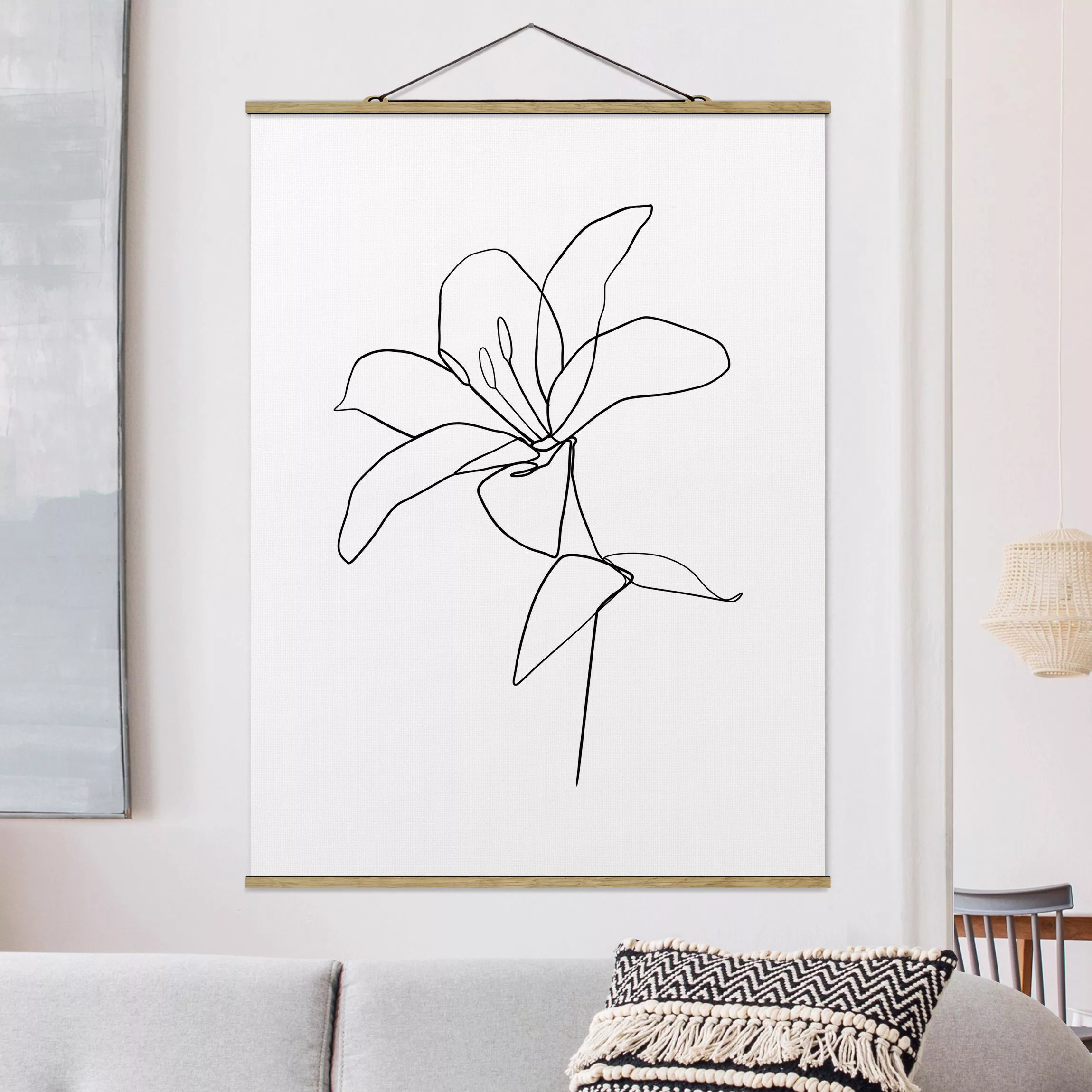 Stoffbild Blumen mit Posterleisten - Hochformat Line Art Blüte Schwarz Weiß günstig online kaufen