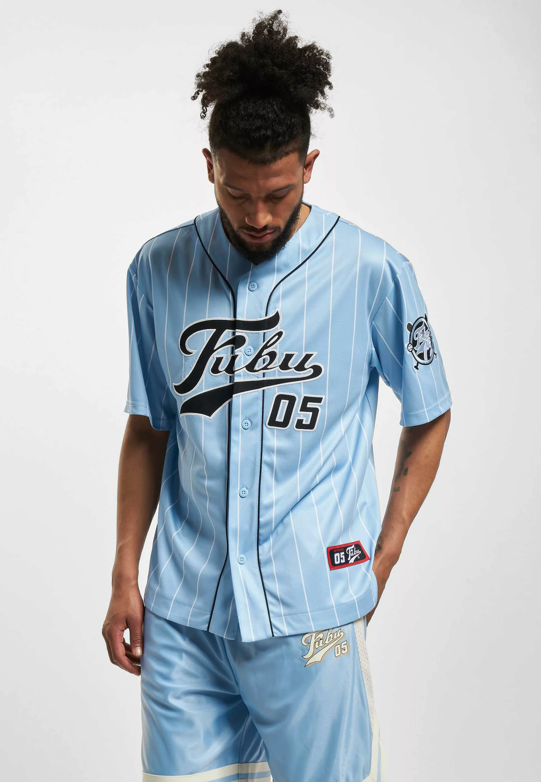 Fubu T-Shirt "Fubu Herren FM232-003-3 FUBU Varsity Pinstripe Baseball Jerse günstig online kaufen