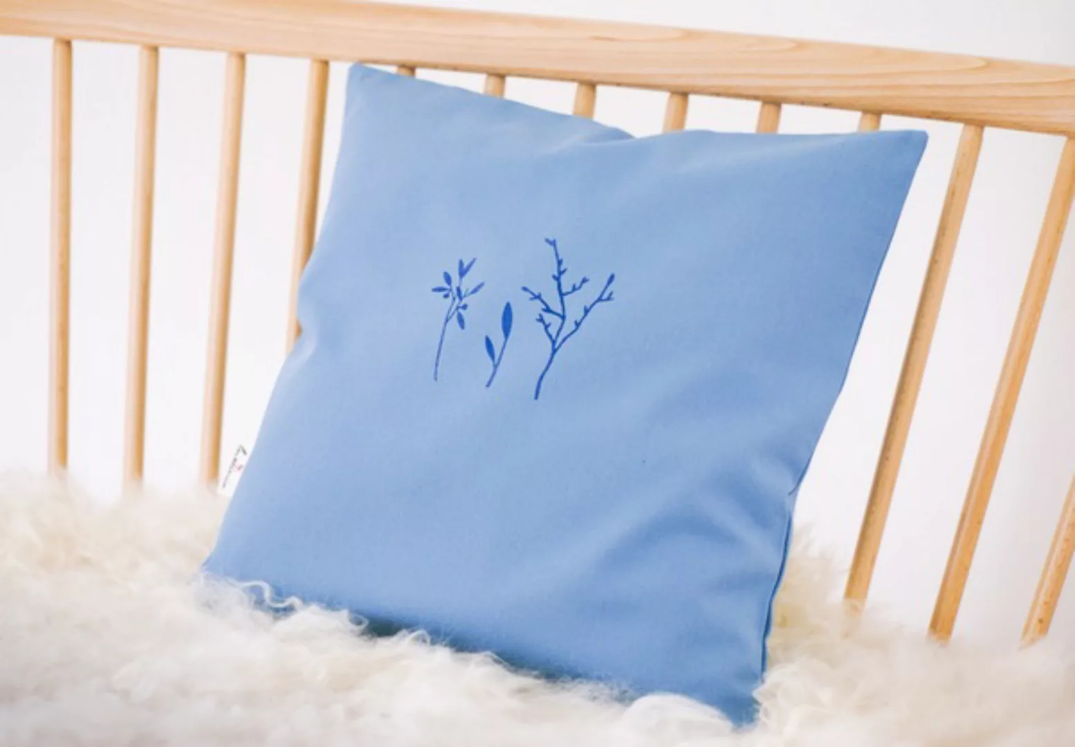 Kissenbezug "Sommerblume In Blau" Handbedruckt günstig online kaufen