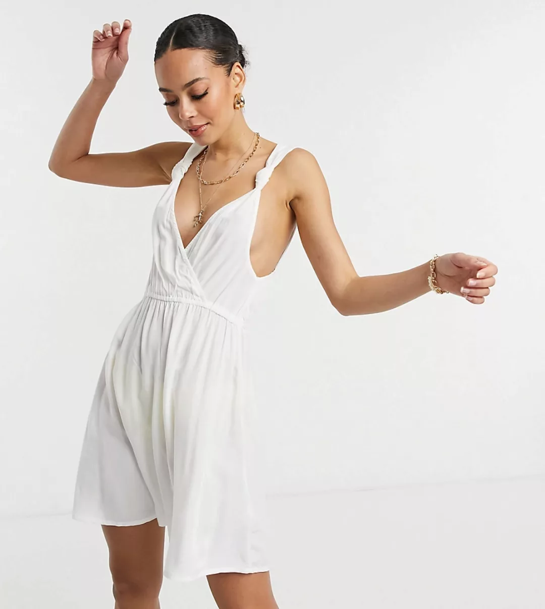 ASOS DESIGN Tall – Mini-Strandkleid in Weiß aus recyceltem Material mit Kno günstig online kaufen
