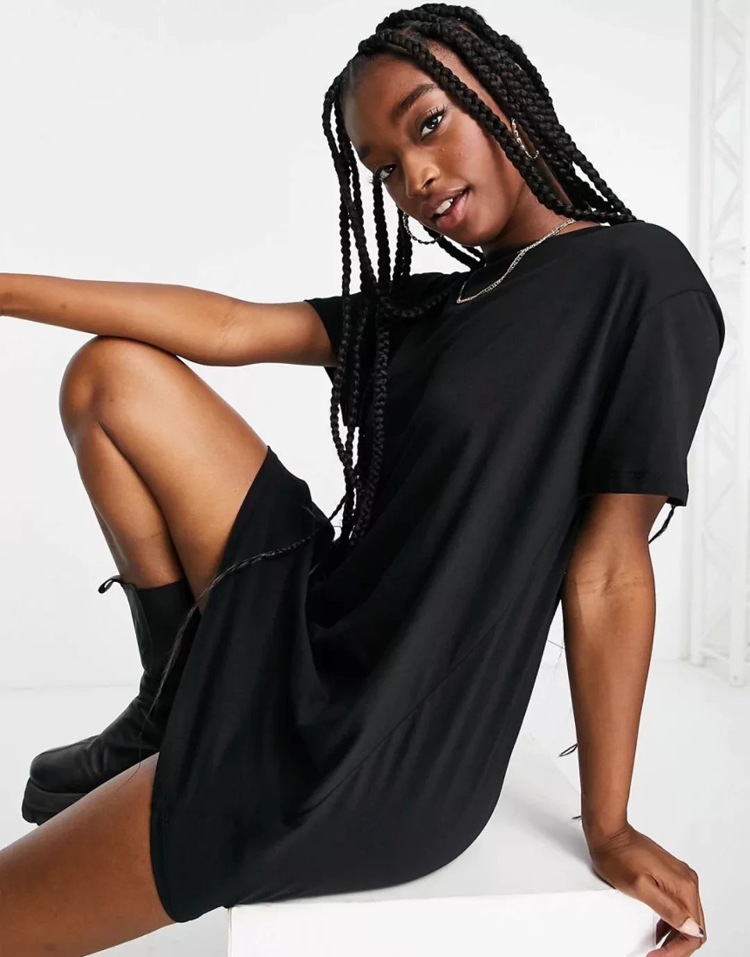 NA-KD – T-Shirt-Kleid in Schwarz günstig online kaufen