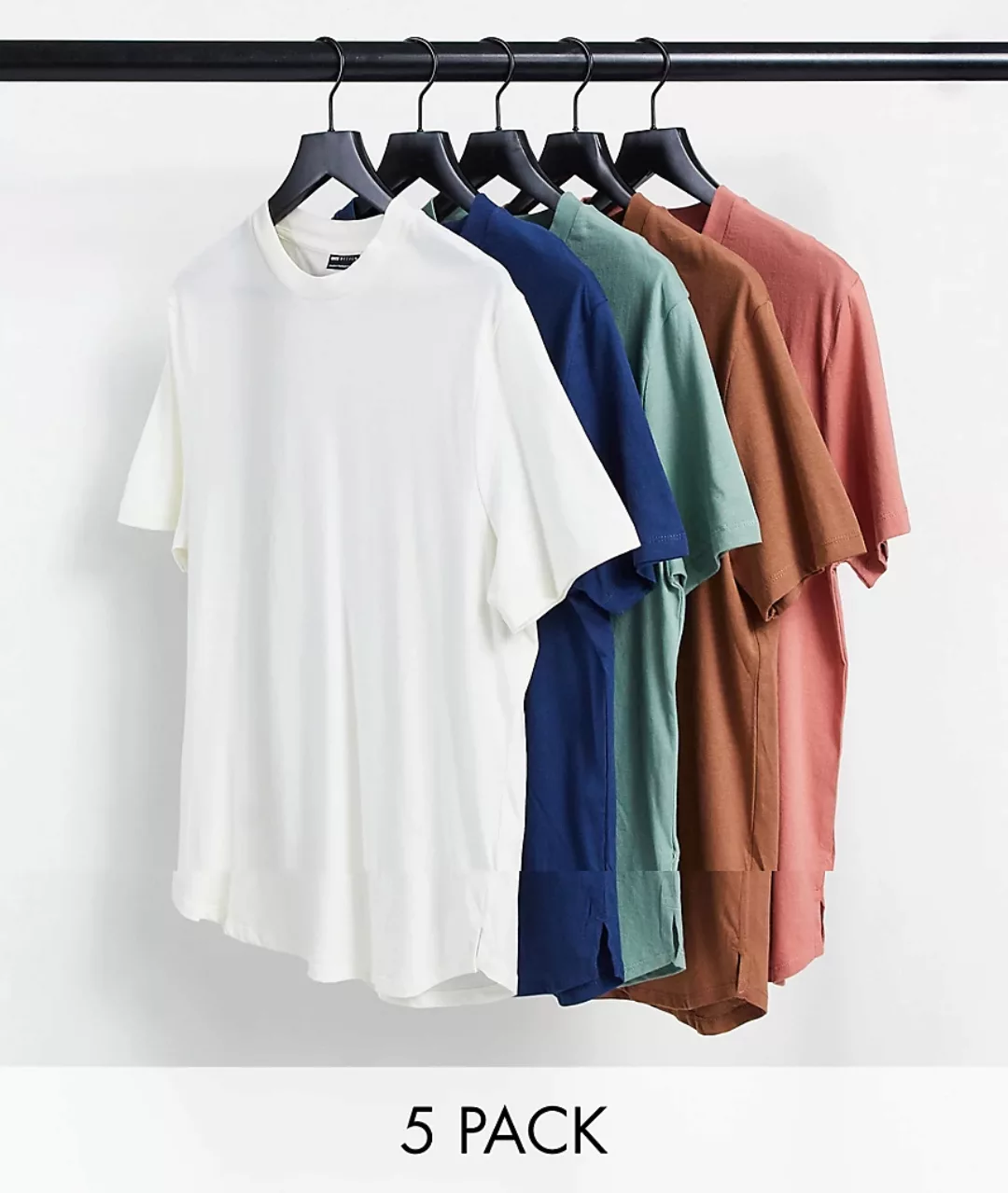 ASOS DESIGN – Lang geschnittene T-Shirts mit seitlichen Schlitzen im 5er-Pa günstig online kaufen