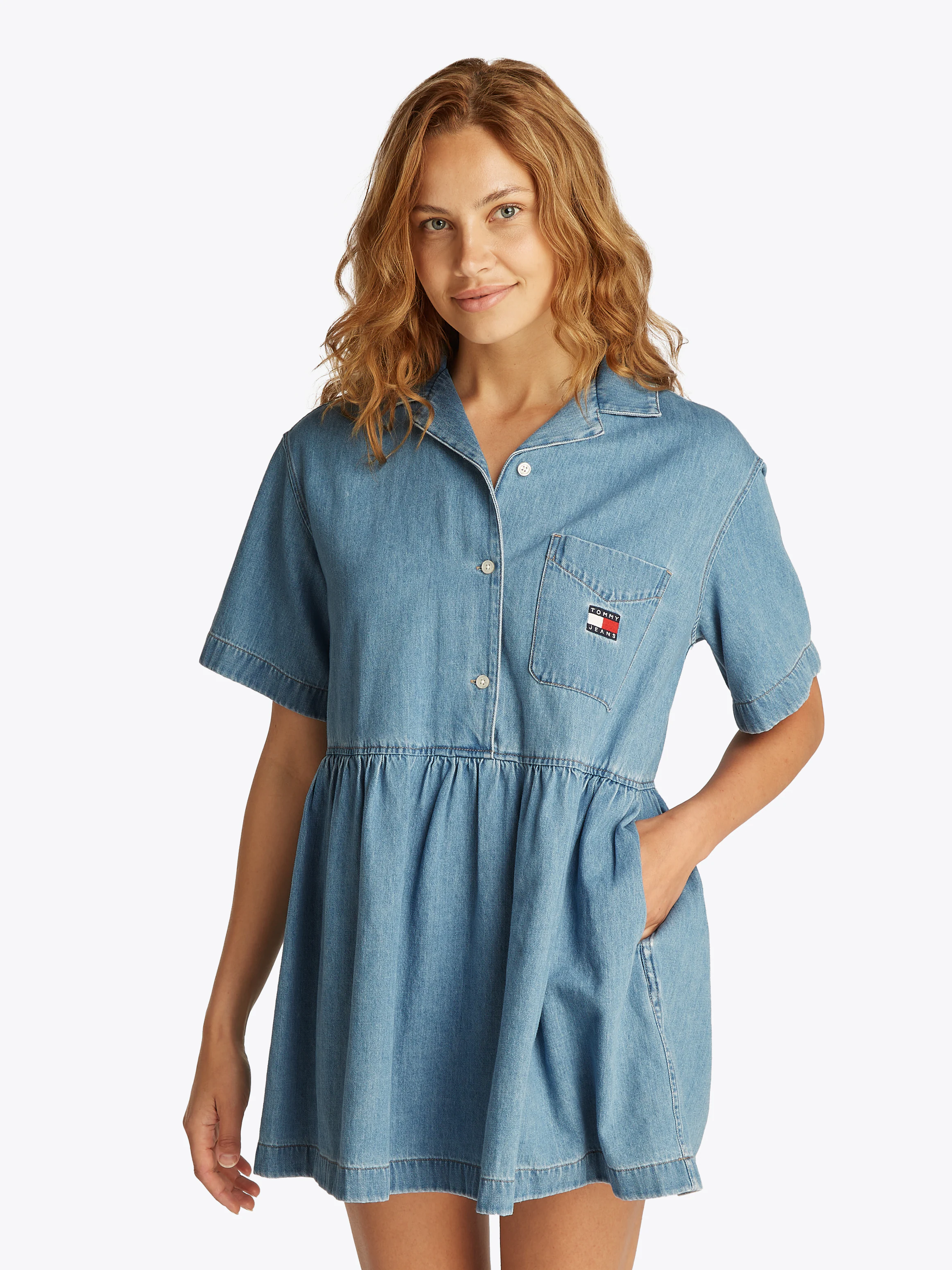 Tommy Jeans Jeanskleid "TJW LT DENIM DRESS EXT", in Mini-Länge, mit Logosti günstig online kaufen