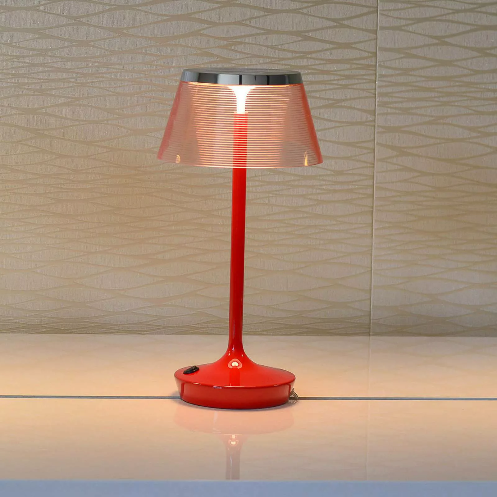 Aluminor La Petite Lampe LED-Tischlampe, rot günstig online kaufen