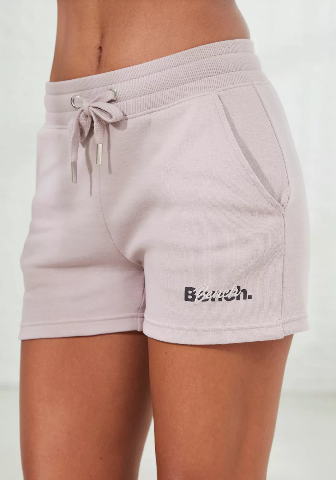 Bench. Loungewear Shorts mit Logodruck und Stickerei günstig online kaufen