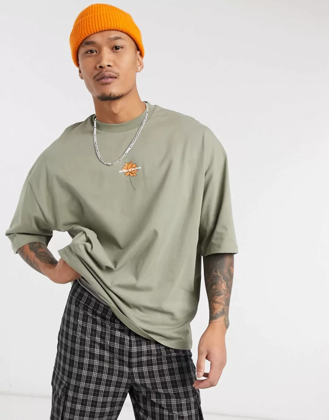 ASOS DESIGN – Oversize-T-Shirt in Khaki mit Rosenprint-Grün günstig online kaufen