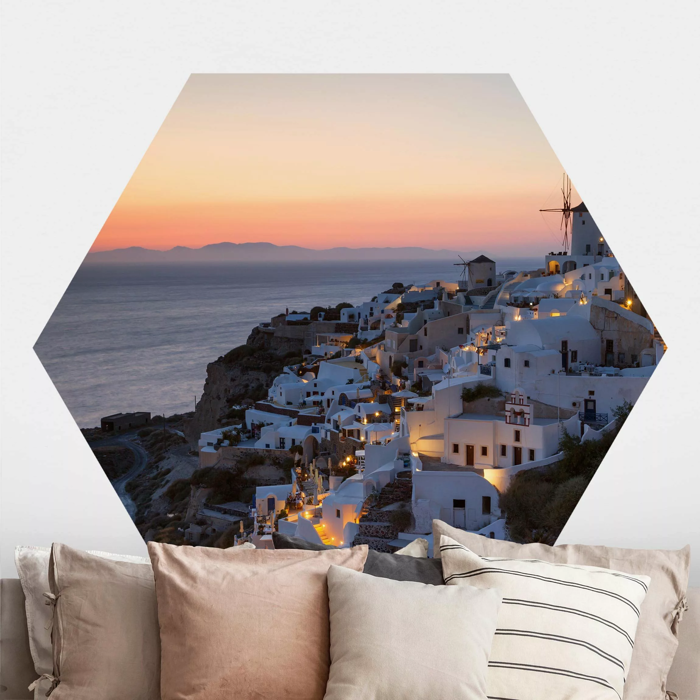 Hexagon Fototapete selbstklebend Santorini bei Nacht günstig online kaufen