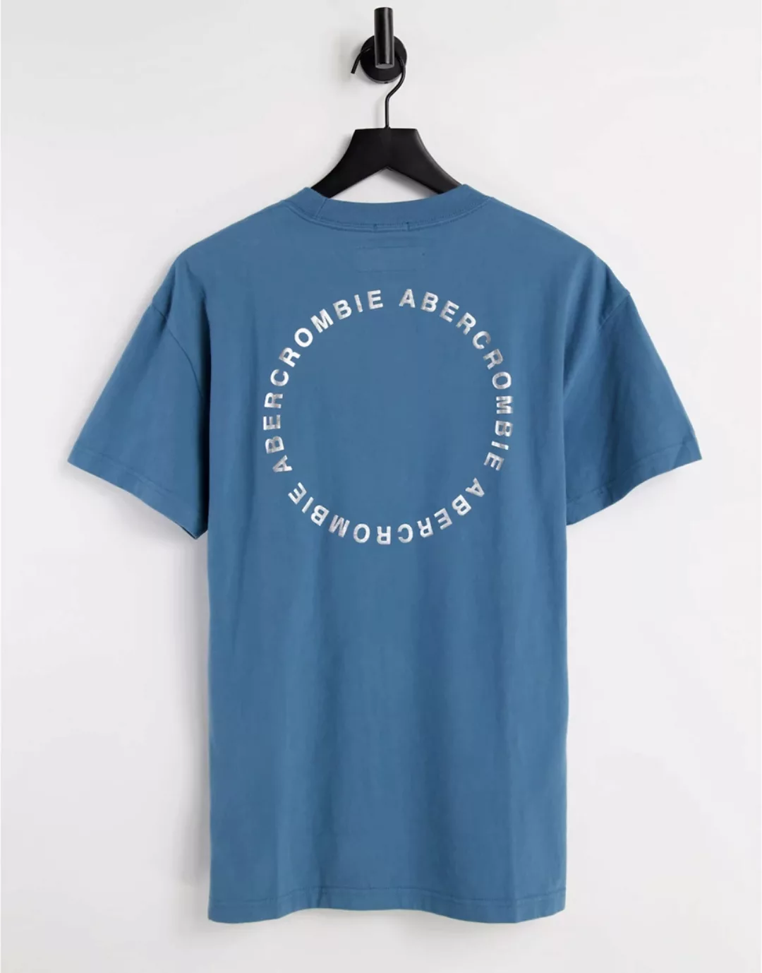 Abercrombie & Fitch – T-Shirt mit rundem Logoprint hinten in Hellblau günstig online kaufen