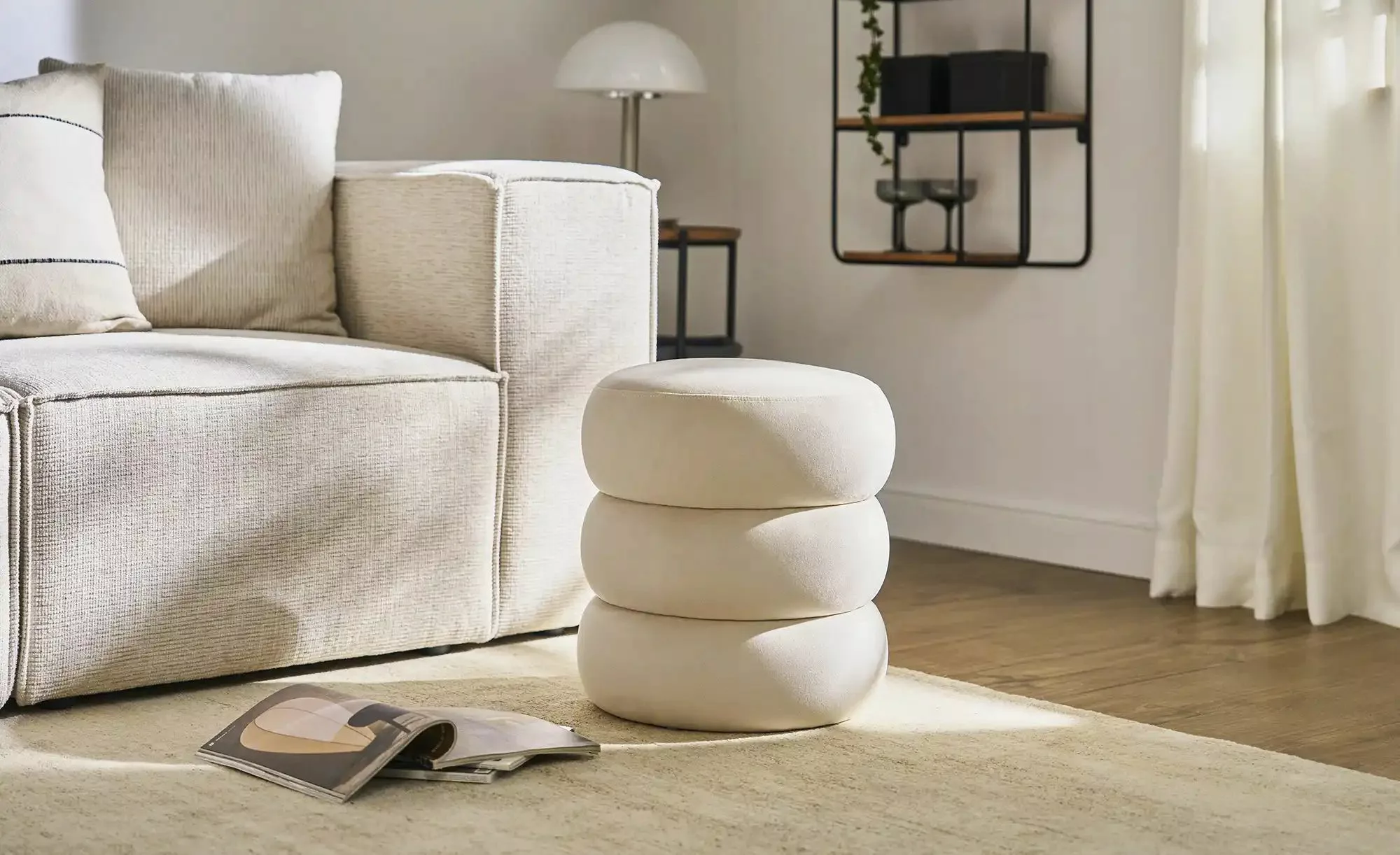 como Pouf  Samt ¦ beige ¦ Maße (cm): B: 40 H: 45  Ø: 40 Polstermöbel > Hock günstig online kaufen