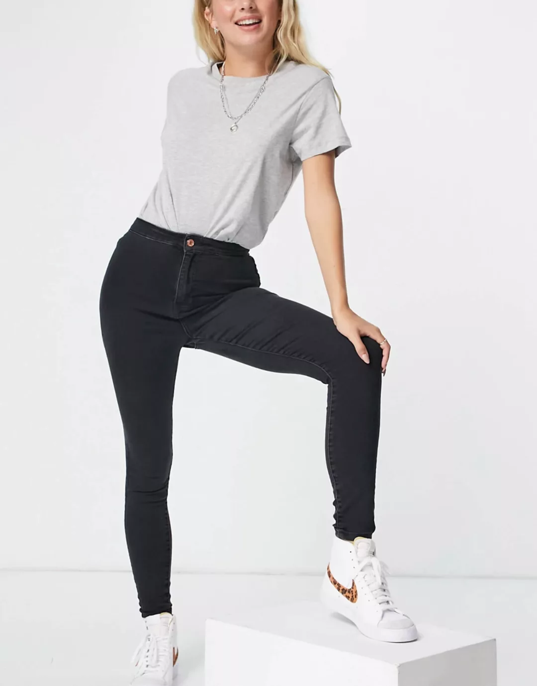 New Look – Enge Disco-Jeans in Schwarz günstig online kaufen