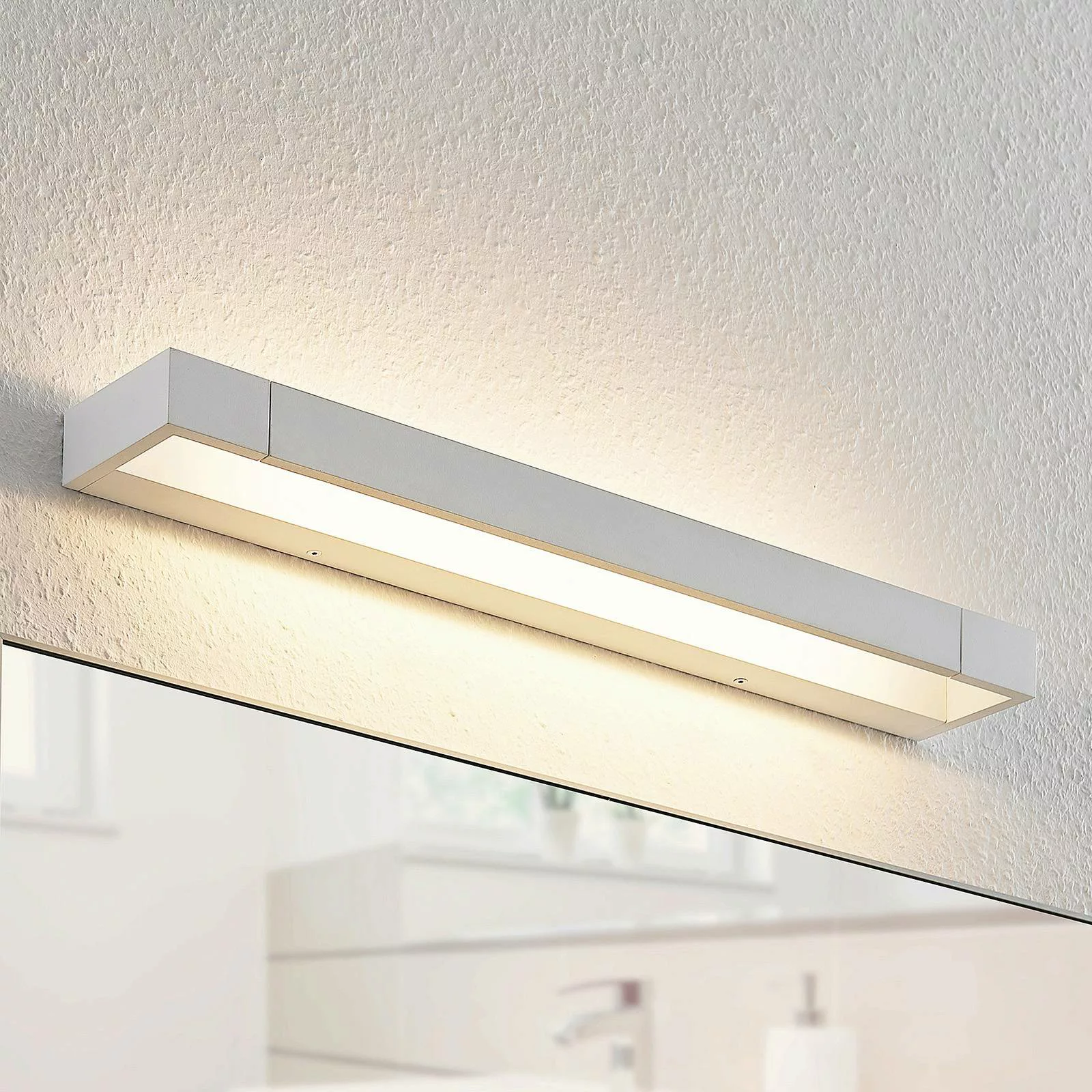 Arcchio Jora LED-Bad- und Spiegelleuchte, IP44, weiß, 60 cm günstig online kaufen