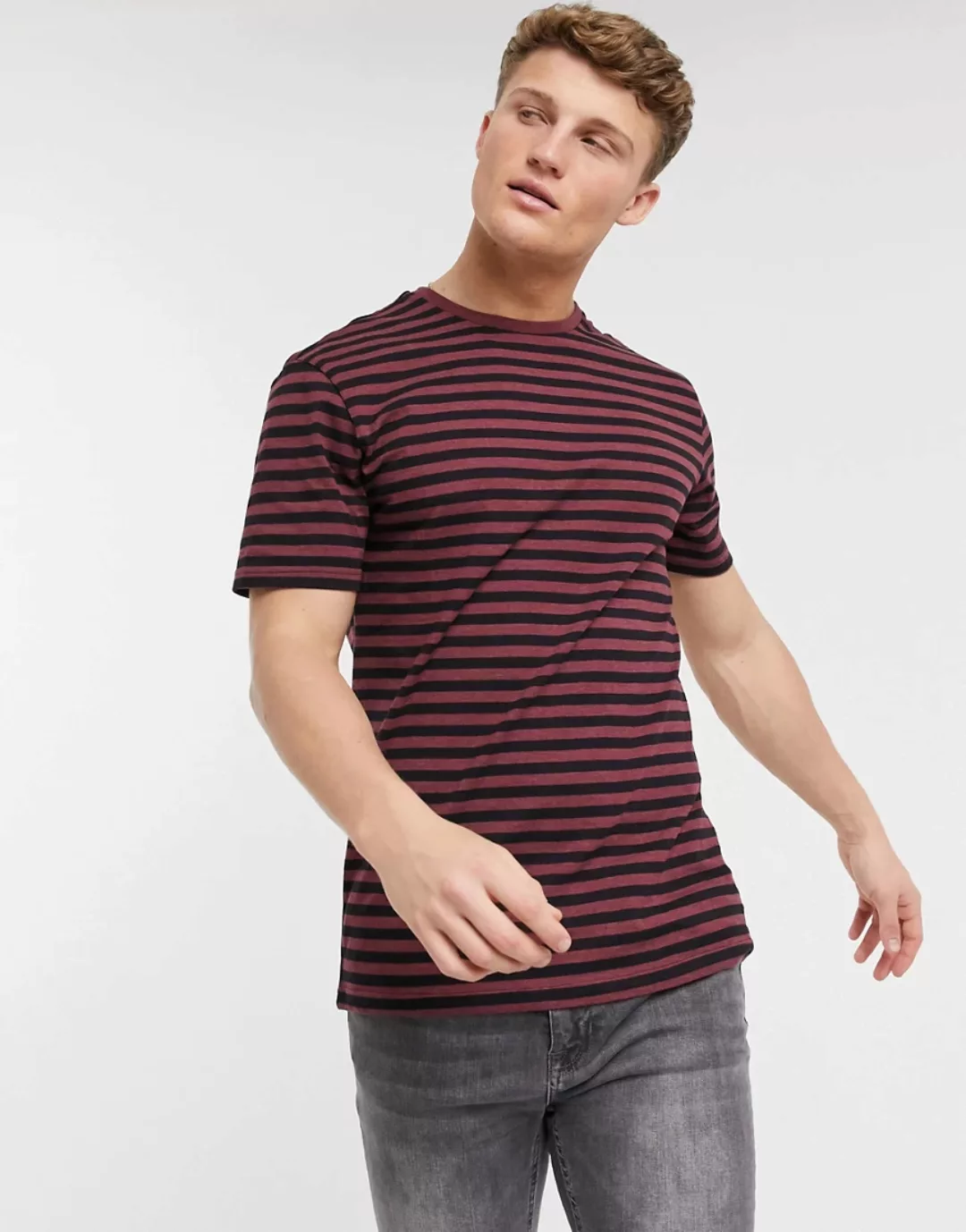 Only & Sons – Kurzärmliges T-Shirt in Burgunder mit Streifen-Rot günstig online kaufen