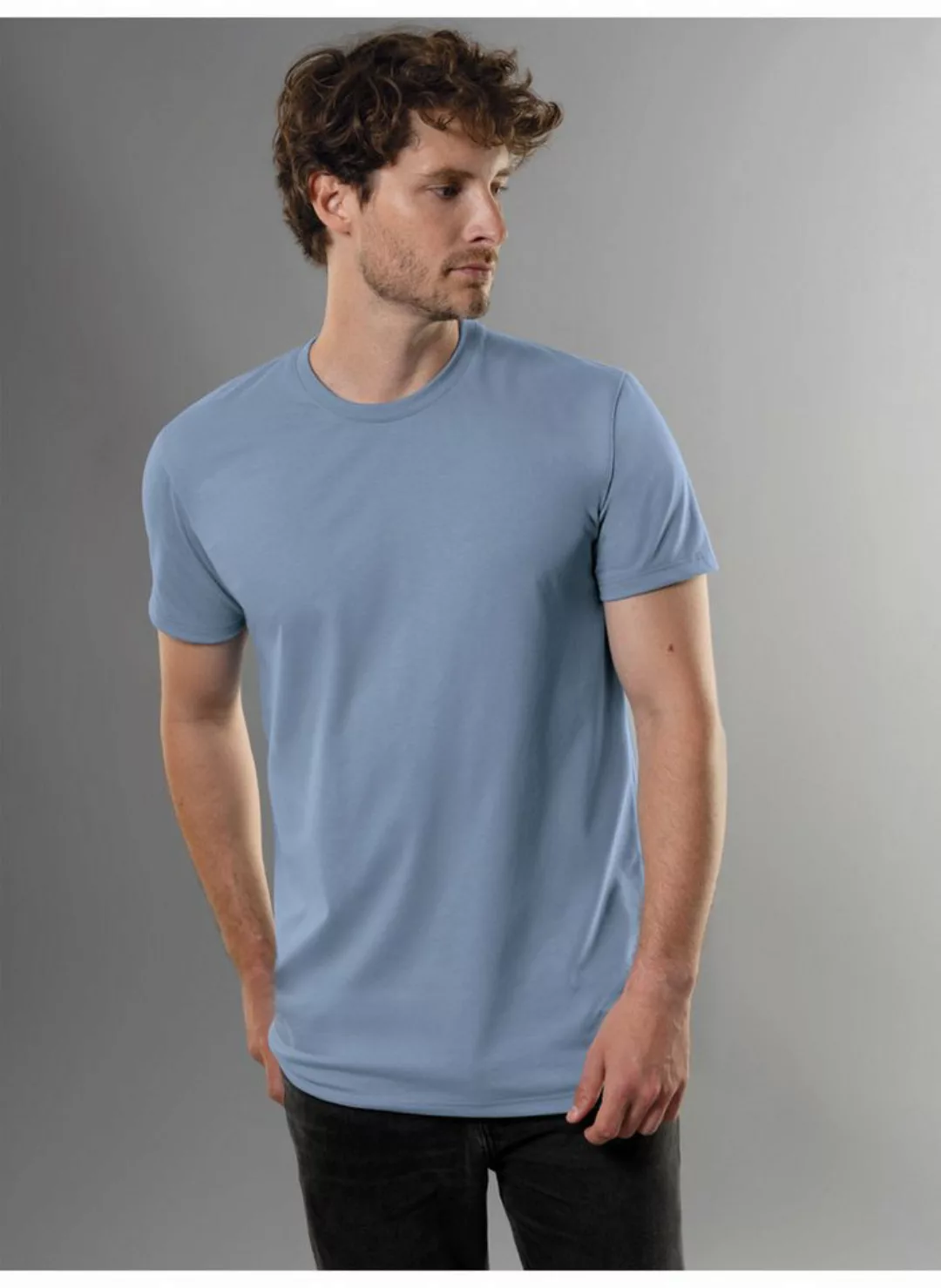 Trigema T-Shirt TRIGEMA Slim Fit T-Shirt aus DELUXE Baumwolle (1-tlg) günstig online kaufen