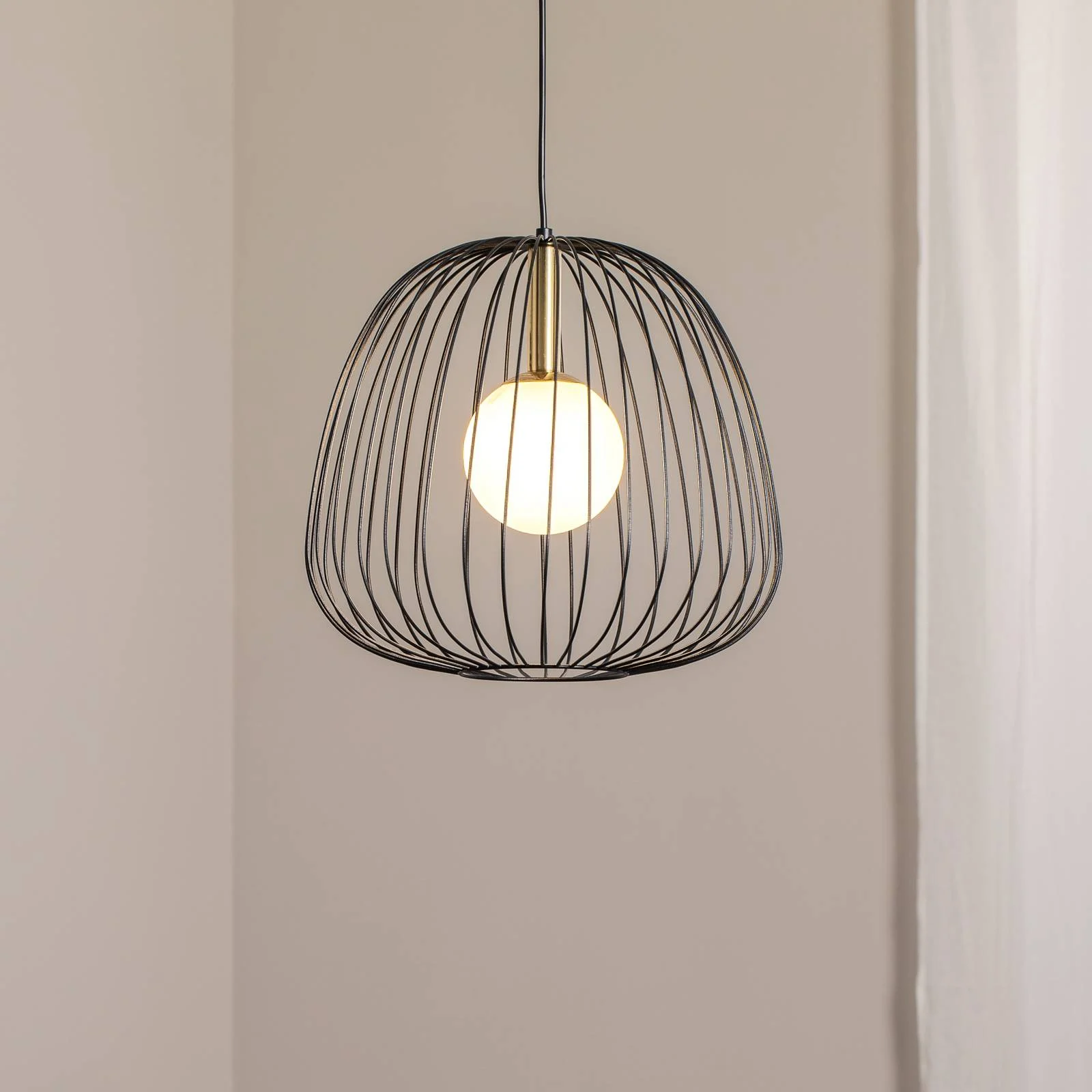 Hängeleuchte Bell M, Ø 33 cm, 1-flammig, schwarz/gold/weiß günstig online kaufen