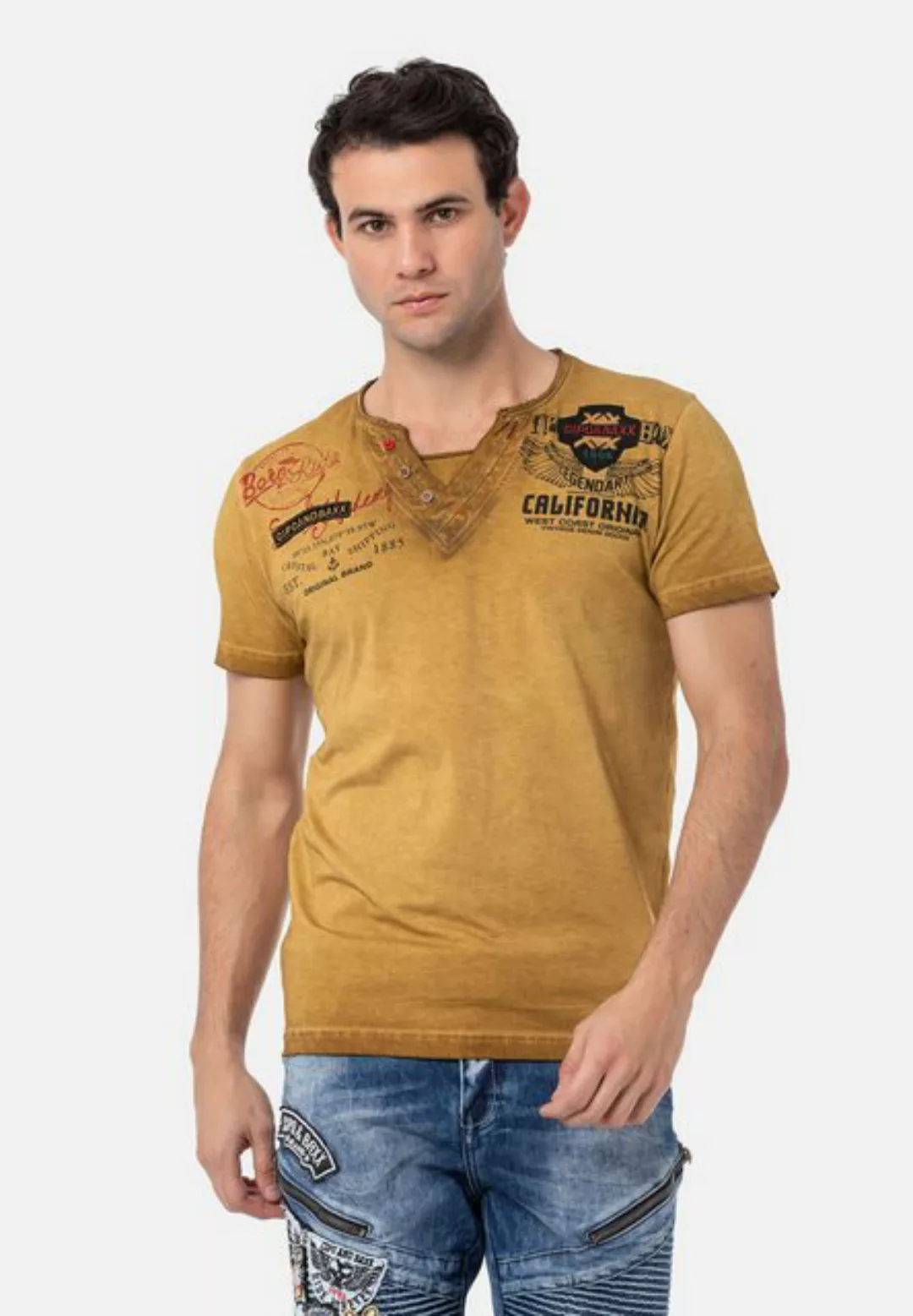 Cipo & Baxx T-Shirt mit ausgefallenem V-Ausschnitt günstig online kaufen