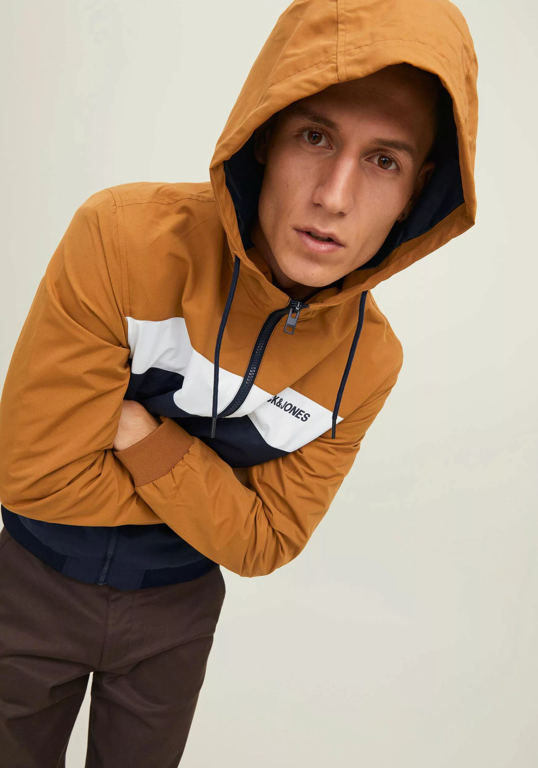 Jack & Jones Windbreaker "RUSH BLOCKING HOOD BOMBER", mit Kapuze günstig online kaufen