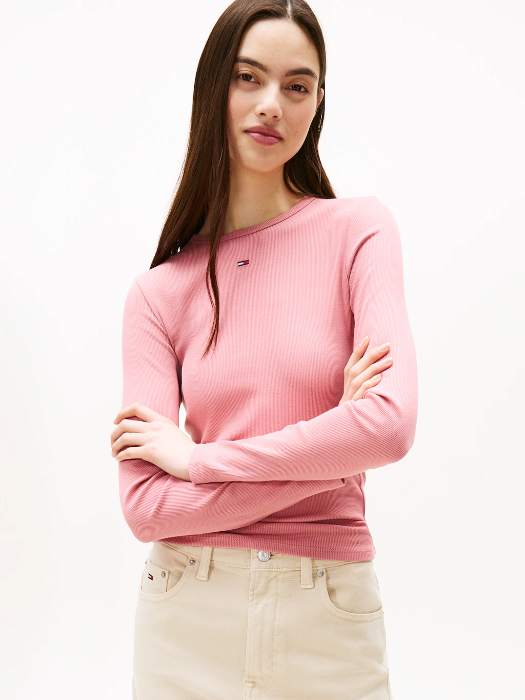Tommy Jeans Langarmshirt "TJW SLIM ESSENTIAL RIB LS", mit Logostickerei günstig online kaufen