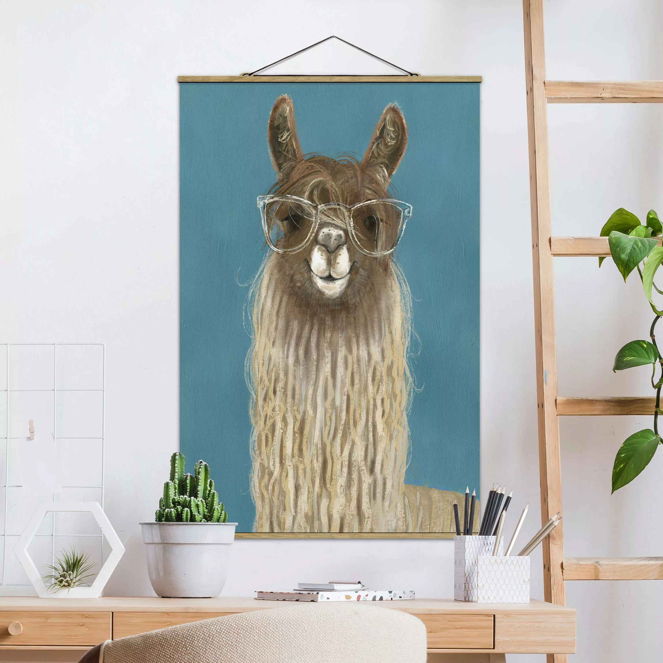 Stoffbild Tiere mit Posterleisten - Hochformat Lama mit Brille III günstig online kaufen