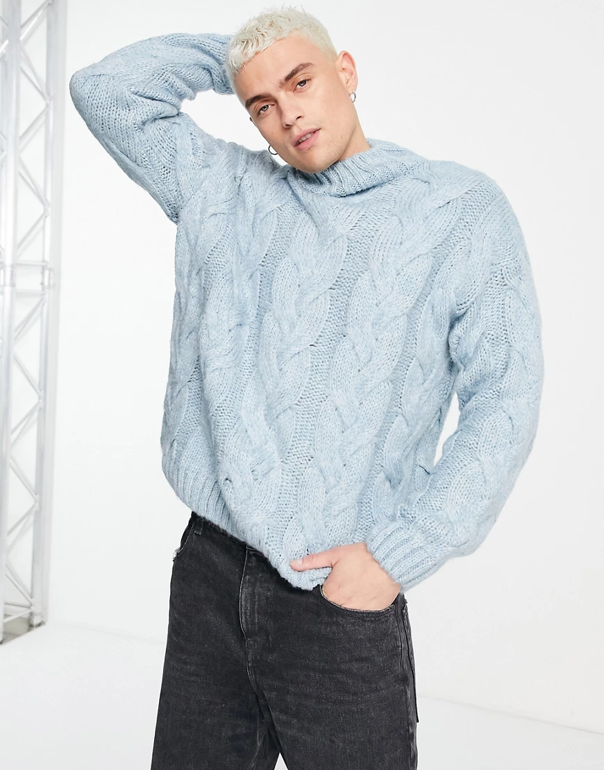 ASOS DESIGN – Flauschiger Strickpullover mit Stehkragen und Zopfmuster in S günstig online kaufen