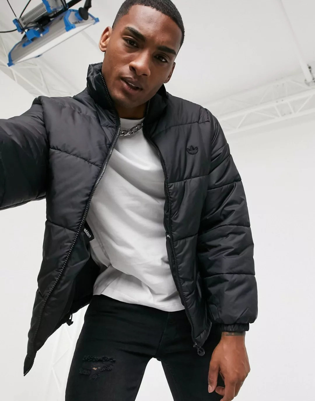 adidas Originals – Wattierte Jacke mit Stehkragen in Schwarz günstig online kaufen