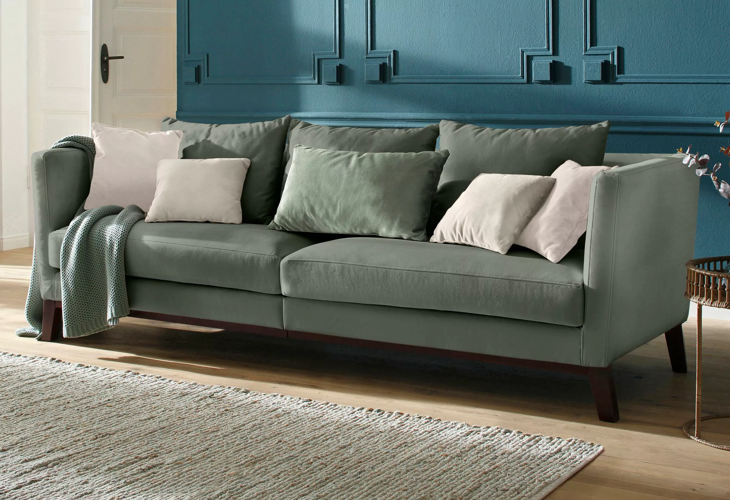 Home affaire Big-Sofa »Kim«, mit Holzbeinen und vielen losen Kissen günstig online kaufen