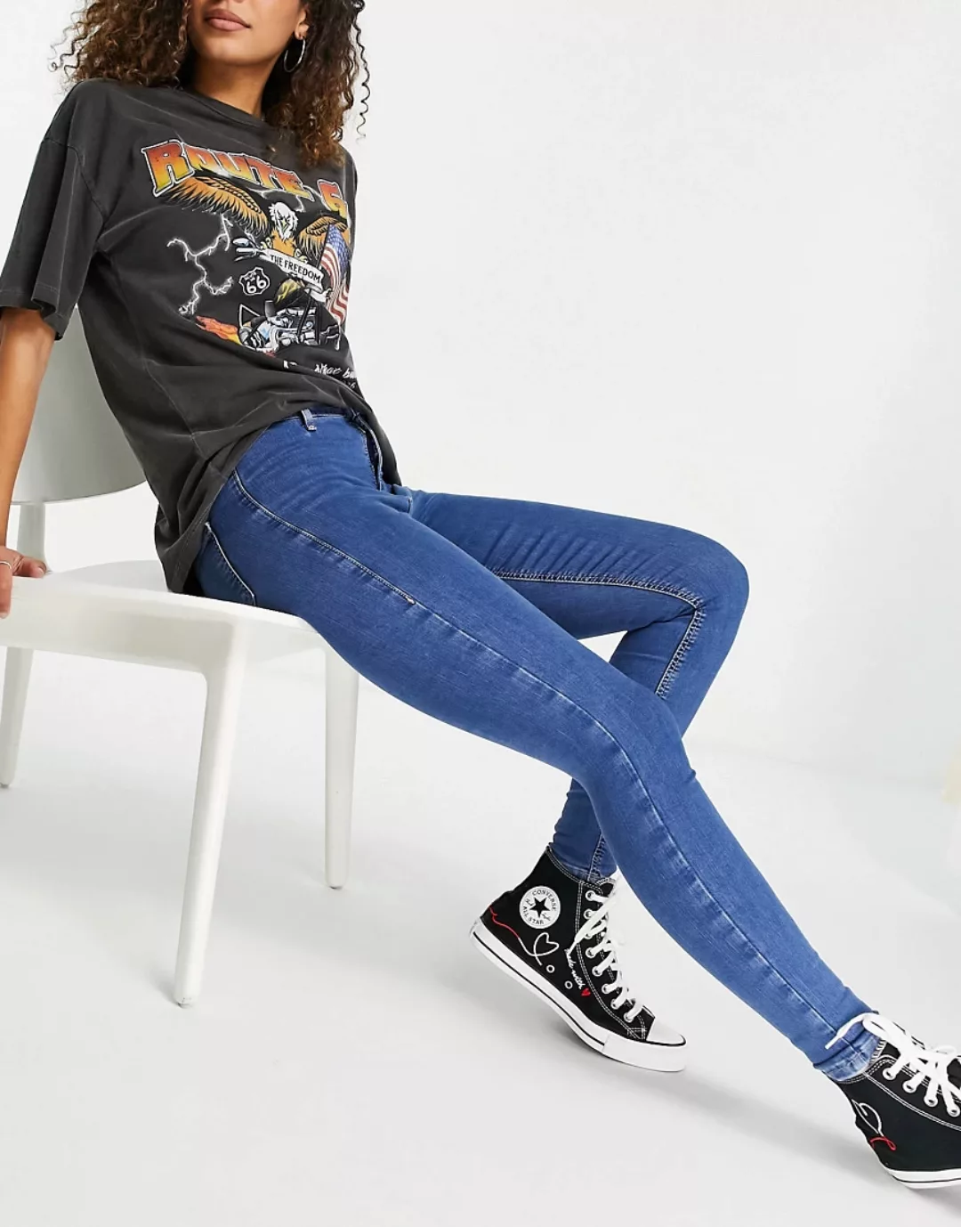 Topshop – Joni – Jeans in Mittelblau günstig online kaufen