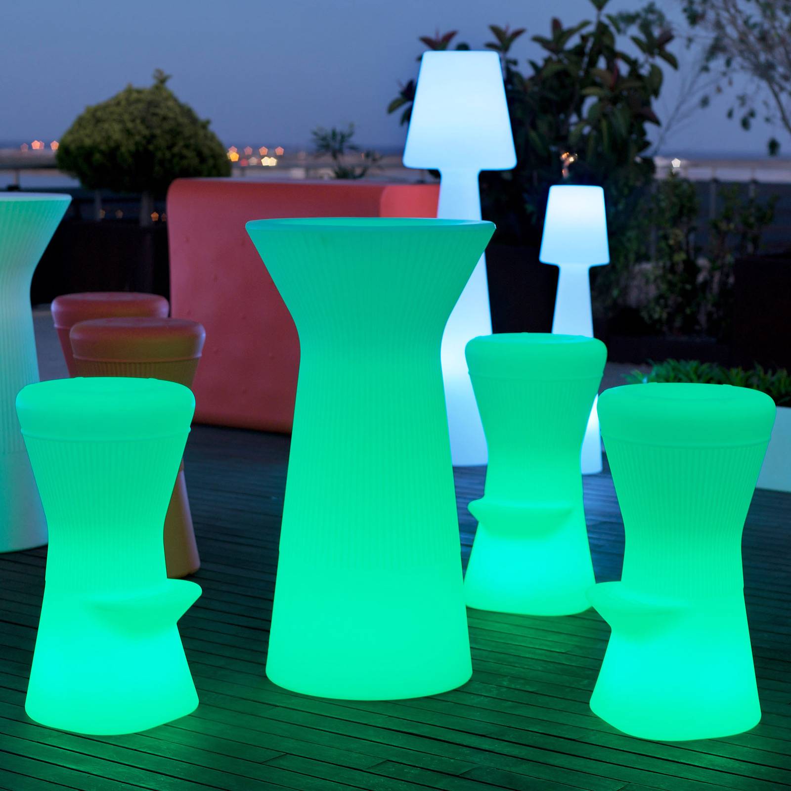 Newgarden Corfu LED-Barhocker mit Solar+Akku günstig online kaufen