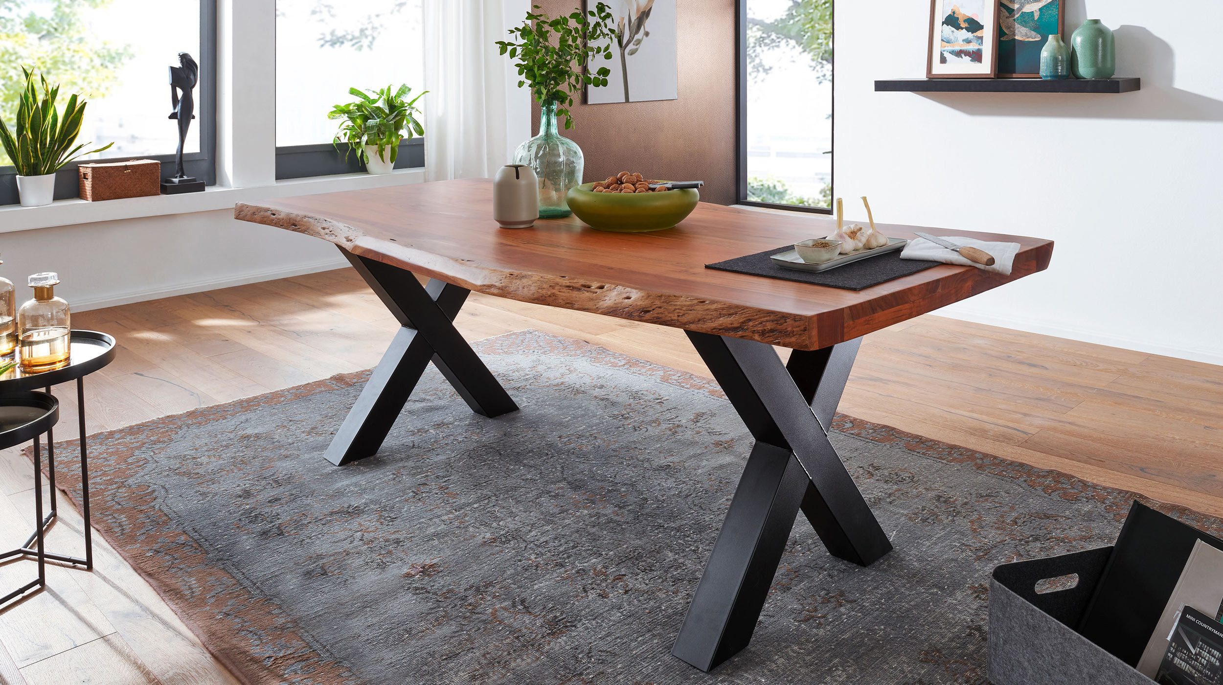Massivart® Baumkantentisch TOMASO / Massivholz Akazie günstig online kaufen