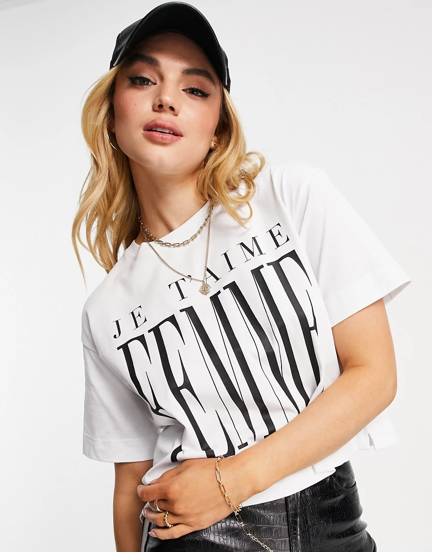 Selected Femme – Kurzes T-Shirt aus Bio-Baumwollmix in Weiß mit Print vorne günstig online kaufen