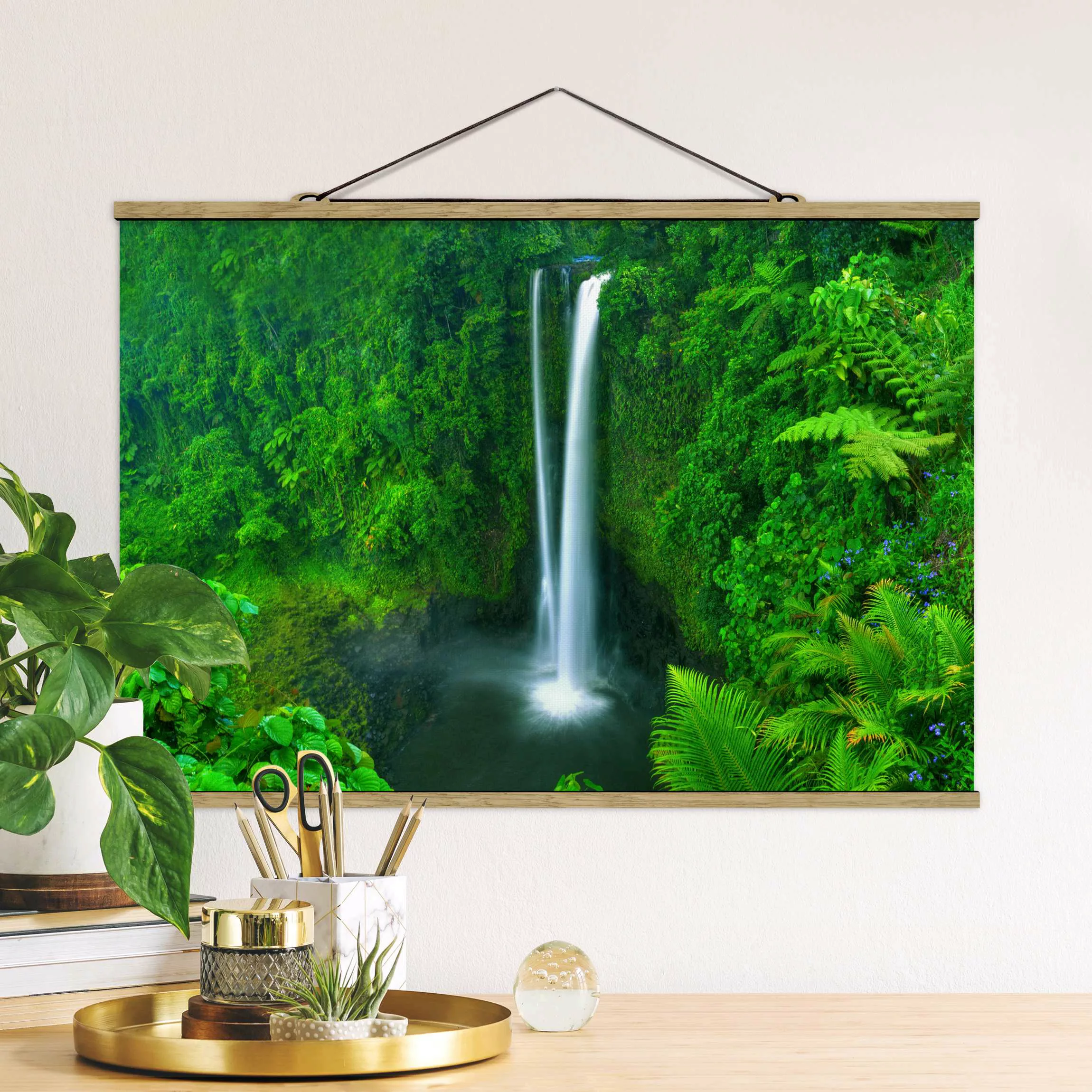 Stoffbild Wald mit Posterleisten - Querformat Paradiesischer Wasserfall günstig online kaufen