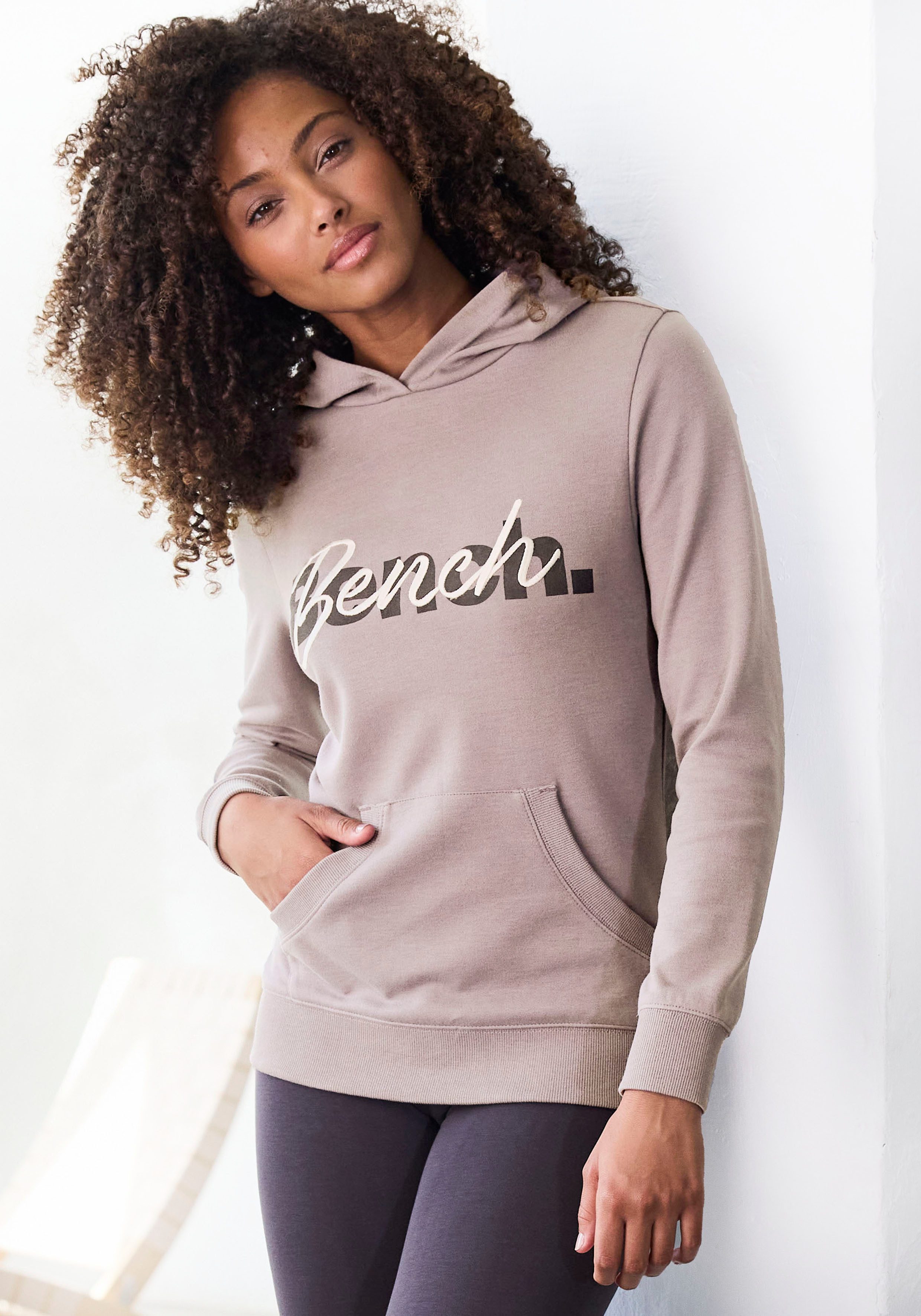 Bench. Loungewear Kapuzensweatshirt, mit Kängurutasche, Loungeanzug, Hoodie günstig online kaufen