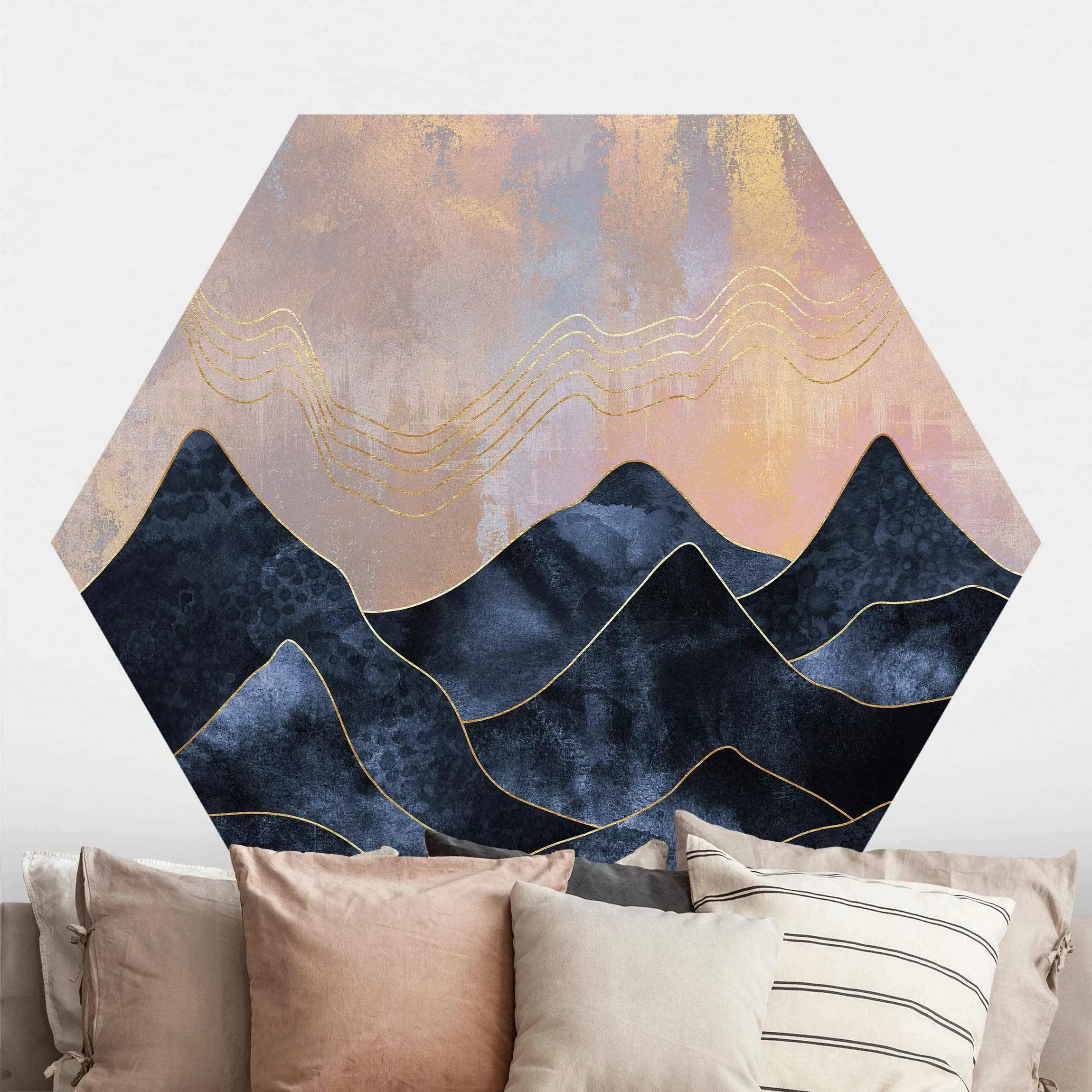 Hexagon Fototapete selbstklebend Goldene Dämmerung über Gebirge günstig online kaufen