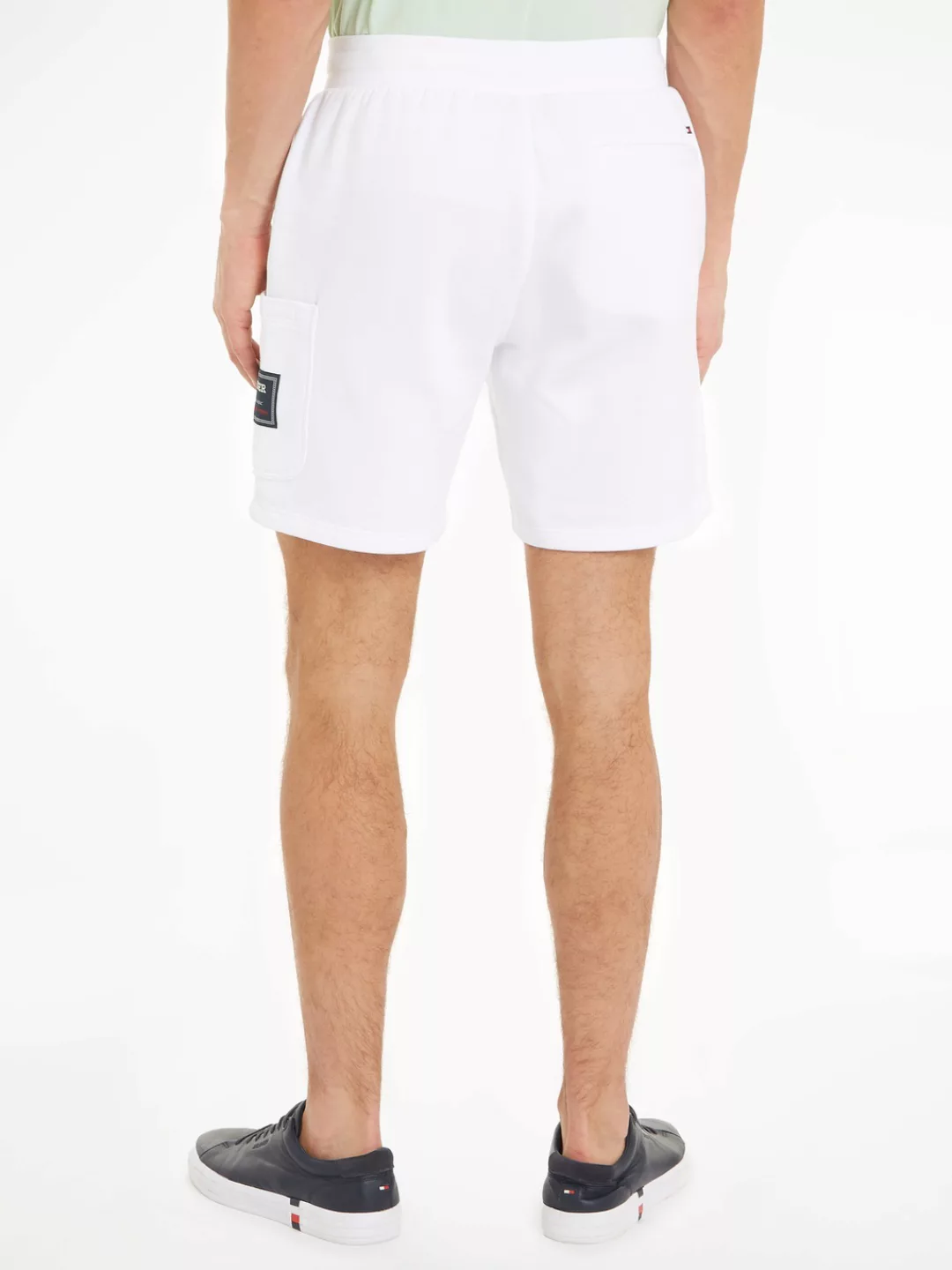 Tommy Hilfiger Sweatshorts "FLAG LOGO BADGE SWEATSHORTS", Mit Tasche an der günstig online kaufen