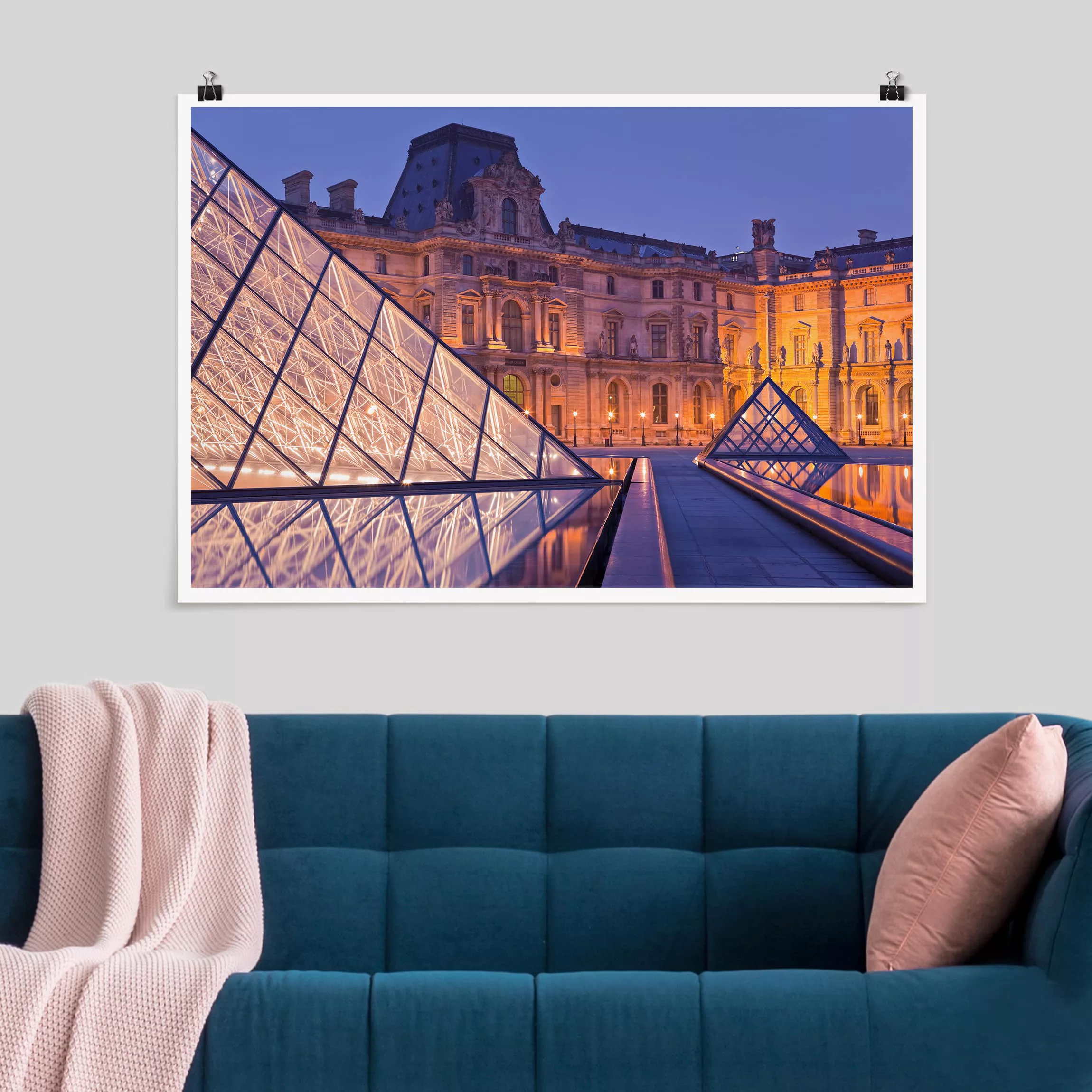 Poster Architektur & Skyline - Querformat Louvre Paris bei Nacht günstig online kaufen