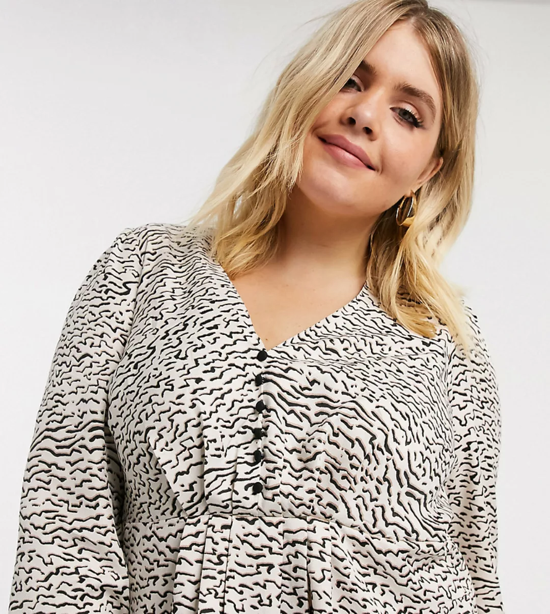 Vero Moda Curve – Abstrakt bedruckte Bluse mit Knopfleiste vorn-Rosa günstig online kaufen