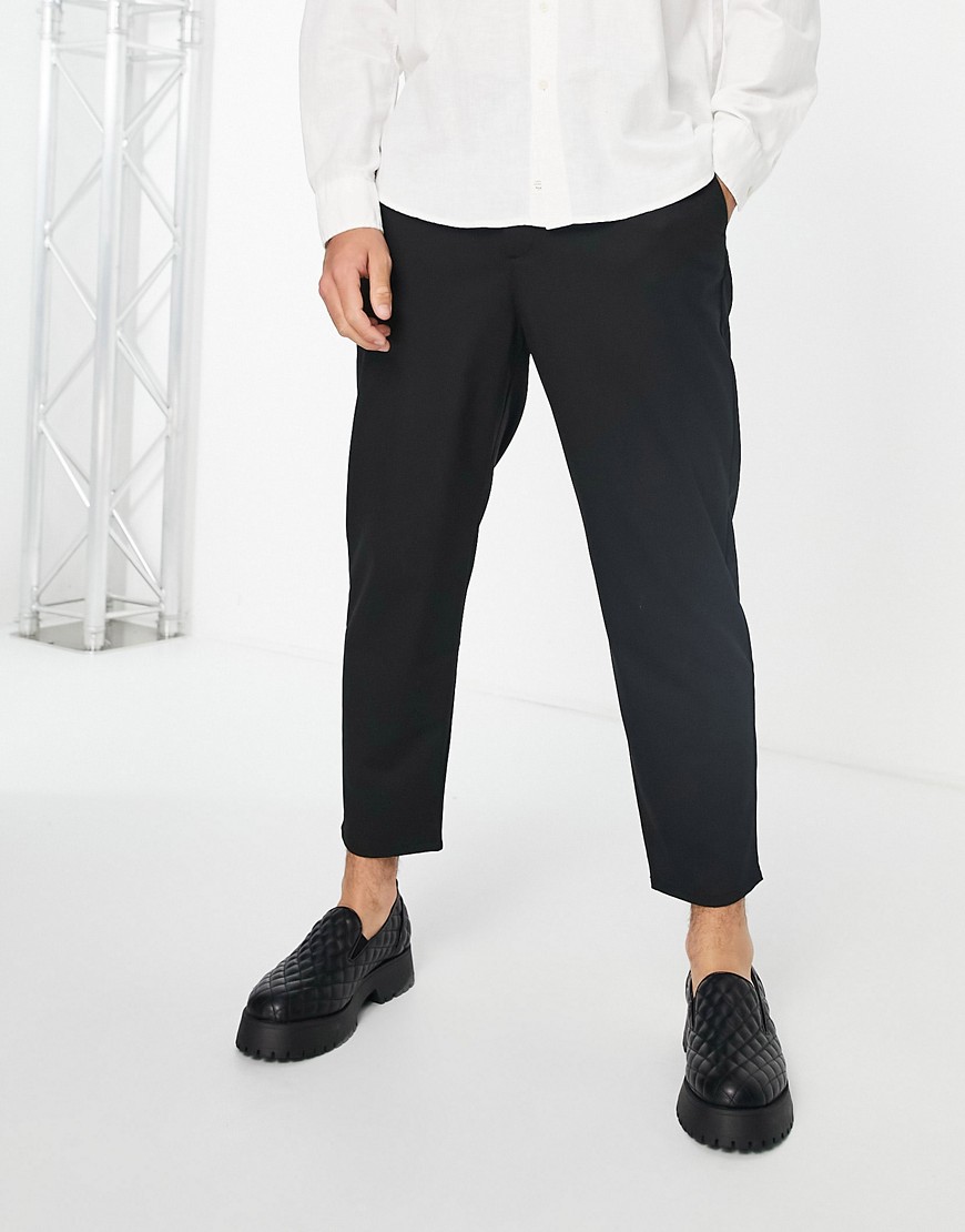Bershka – Locker geschnittene, elegante Hose in Schwarz günstig online kaufen