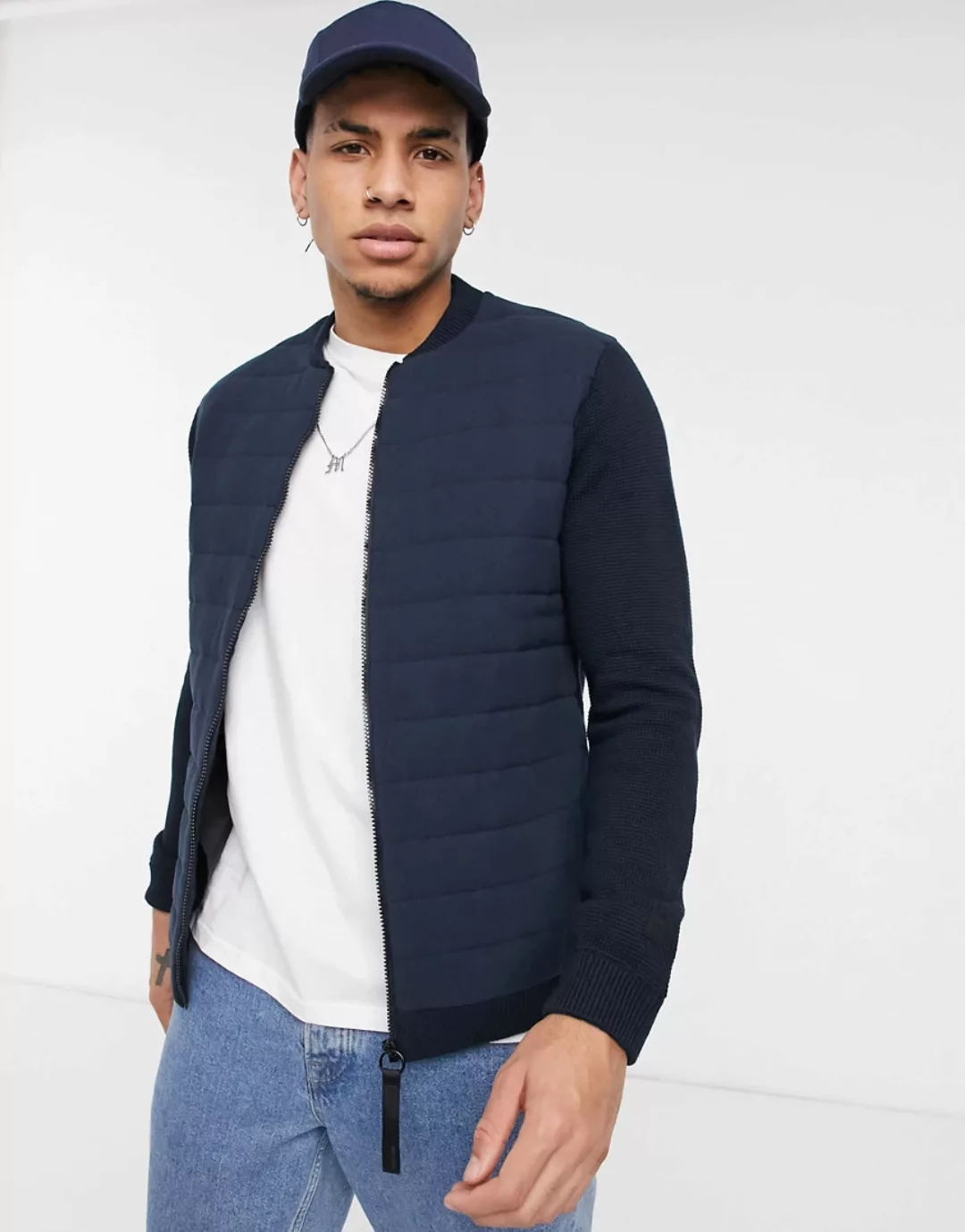Only & Sons – Premium-Jacke mit Stepp- und Strickelementen in Marineblau-Sc günstig online kaufen